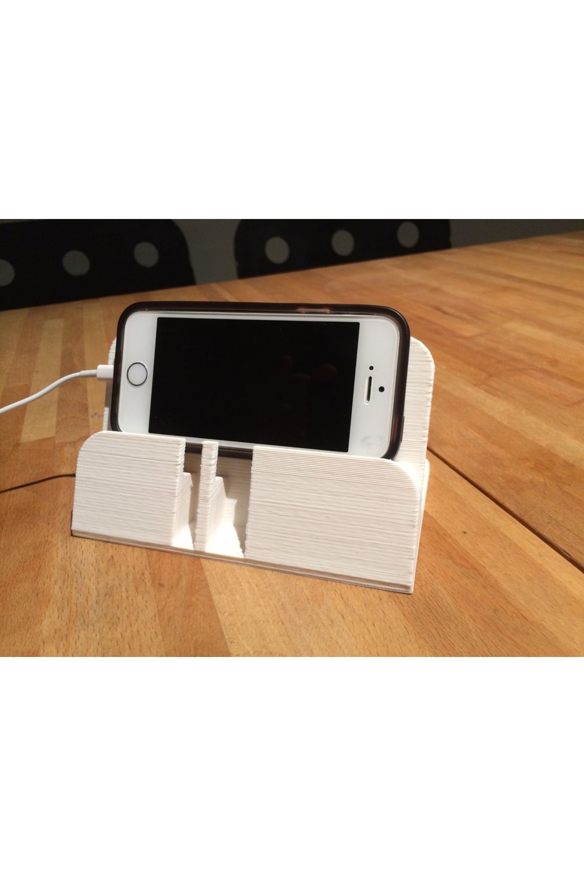 Lucest iPhone 5(ler) Uyumlu standı. (Plastik Aparattır!!!)
