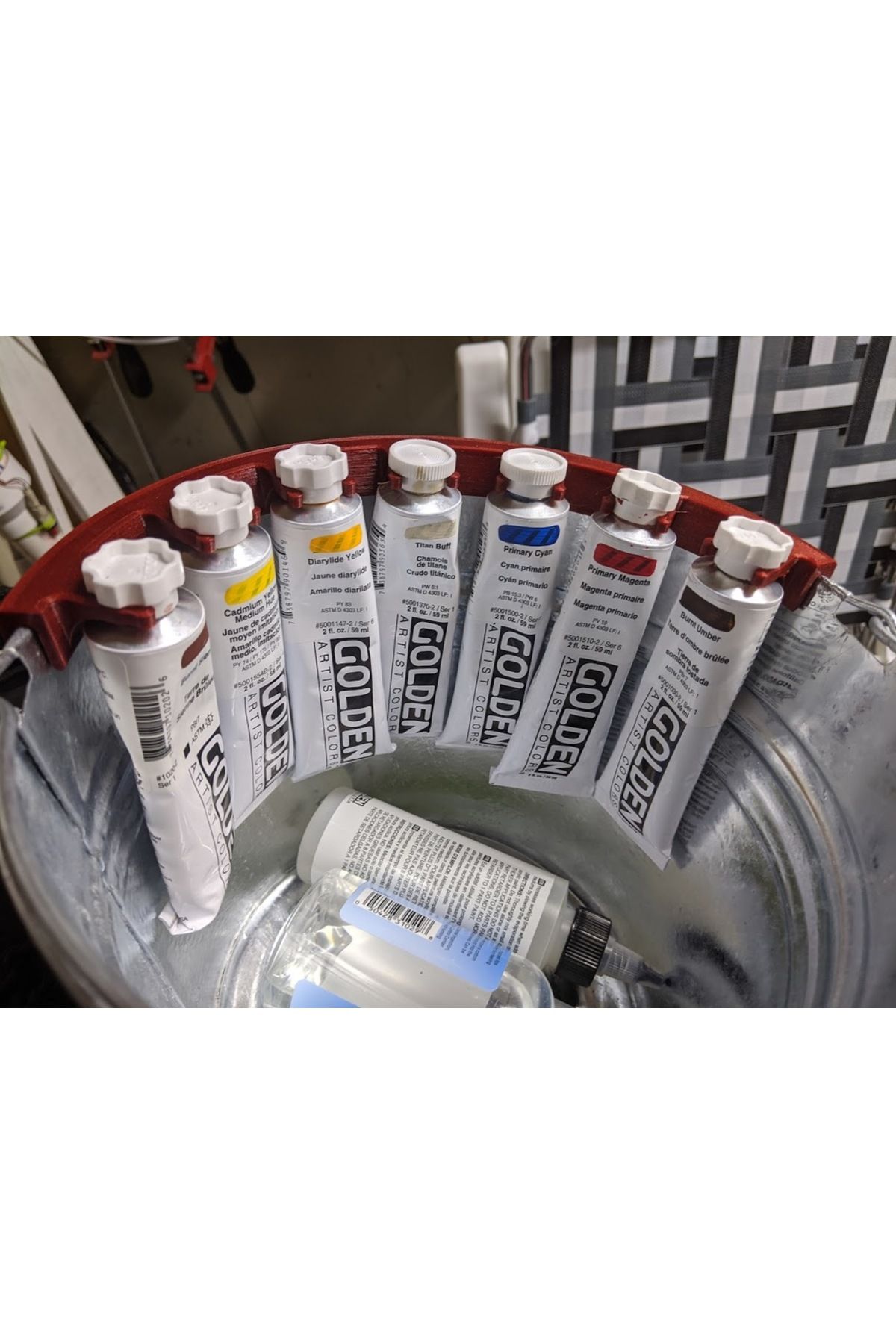 Lucest Ressam Kovası - Sanatçılar için Boya Tüpü Tutucusu (Plastik Aparattır!!!)