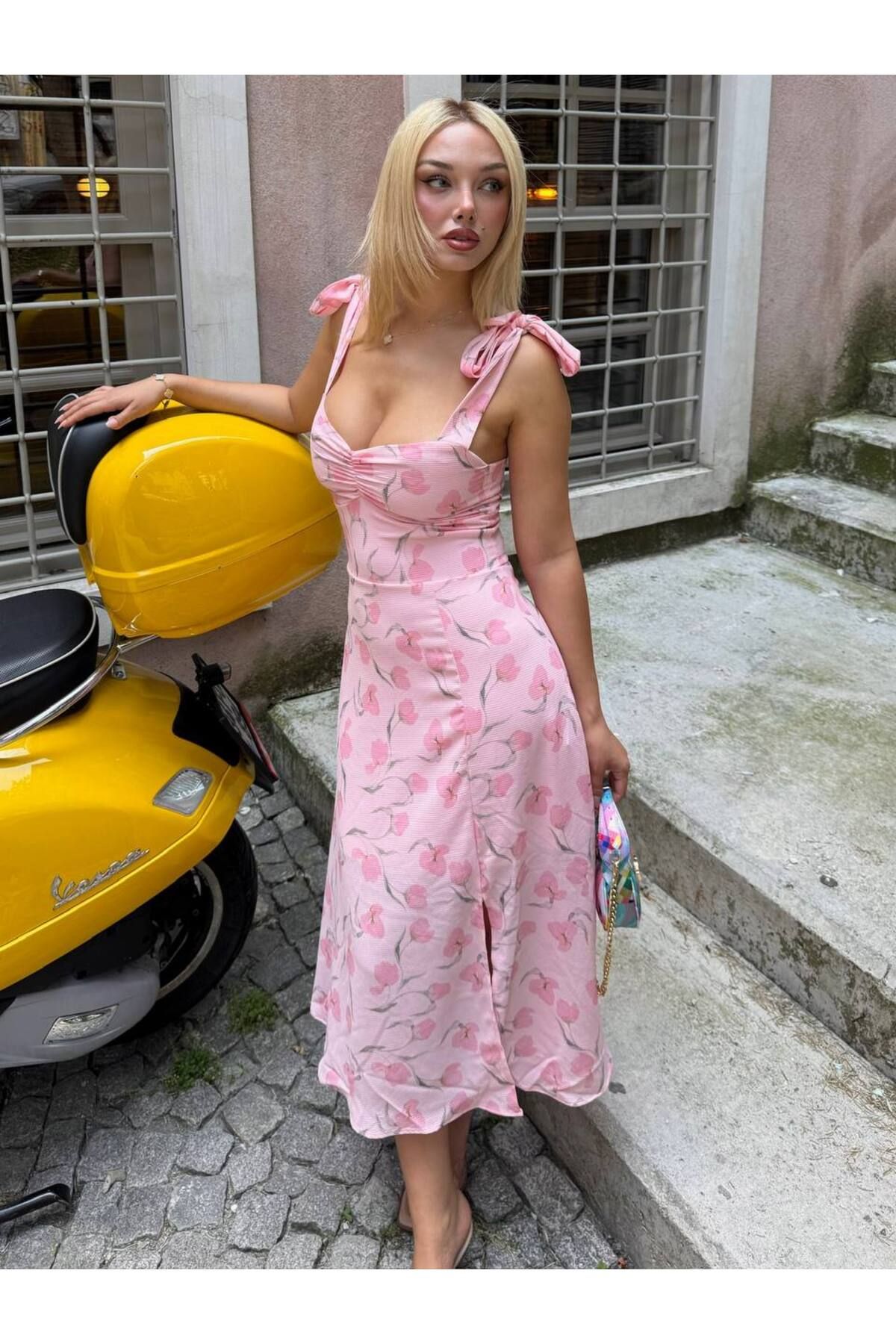 BeceButik Çiçek Desenli Askılı Midi Elbise PEMBE