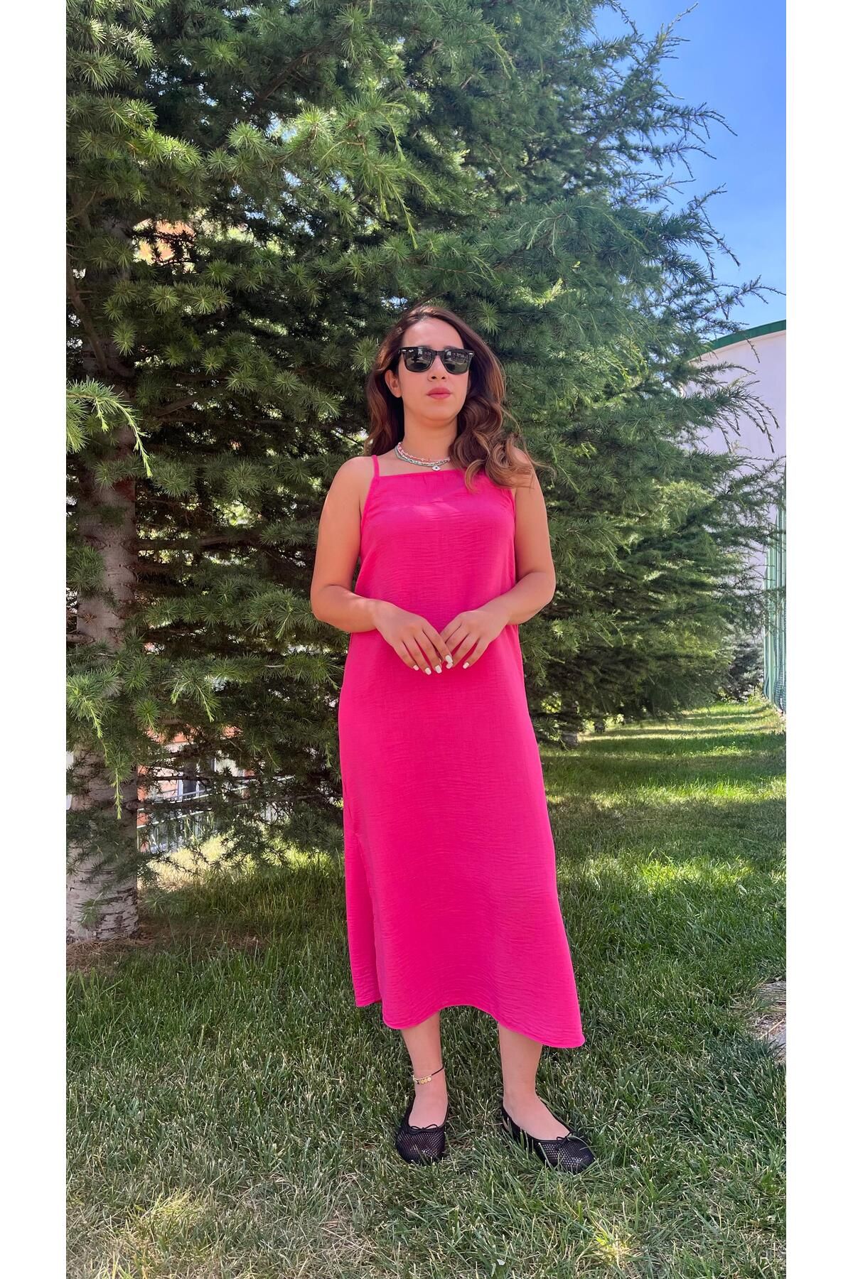 Gizybutik Halter Askılı Müslin Kumaş Yırtmaçlı Elbise