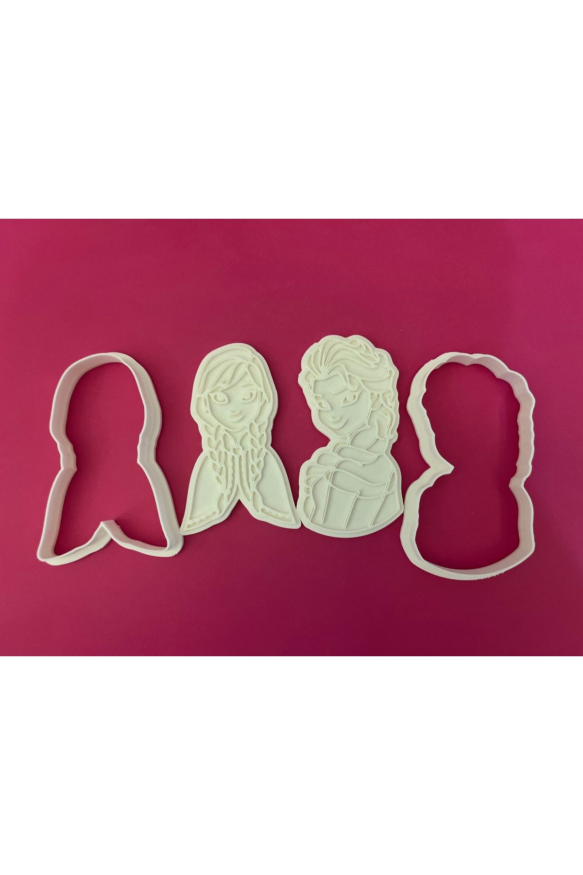 ESL Decor Frozen Karlar Ülkesi Kurabiye Kalıbı 2’li Set – Anna & Elsa Figürlü