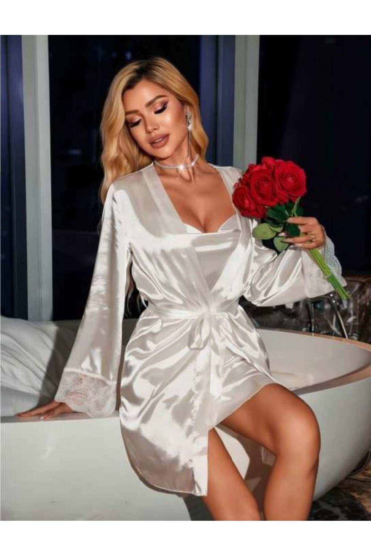 Motto10 butik Motto10butik Dantel İşlemeli İnce Askılı Beyaz Saten 2'li Gecelik Sabahlık Takımı