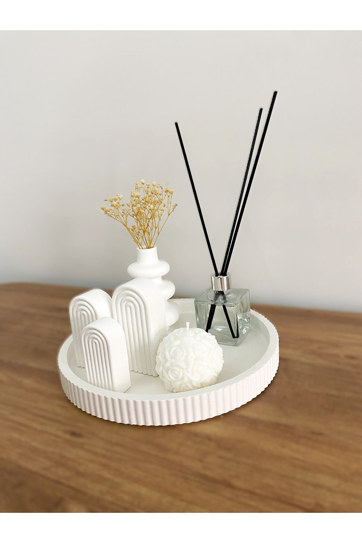 Nox Atelier Dekoratif Tepsi Seti – 7 Parça | Beyaz Modern Obje, Vazo, Mum ve Koku Şişesi