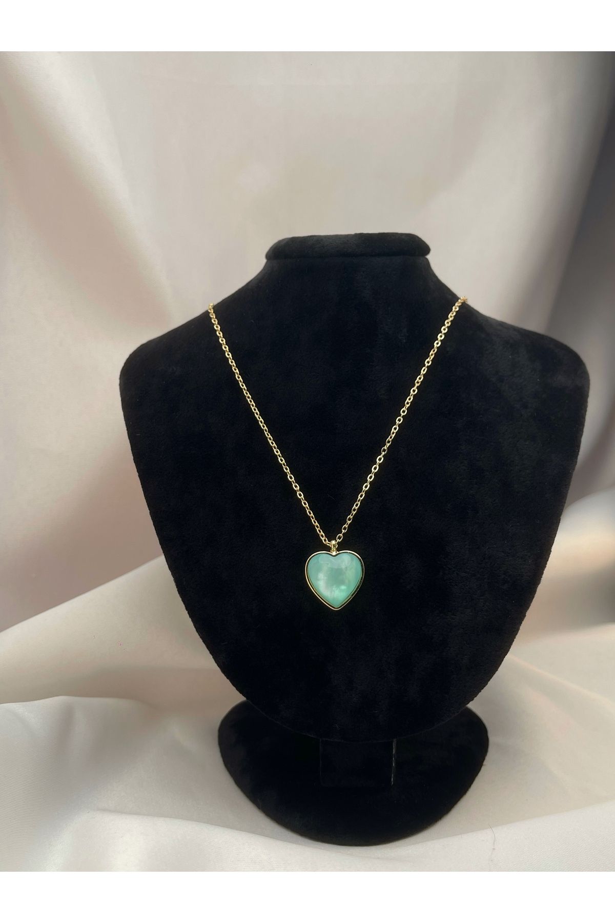 Butik Çelik - Altın Kaplama Zincir Yeşil Kalpli Kedi Gözü Kolye / 24 cm