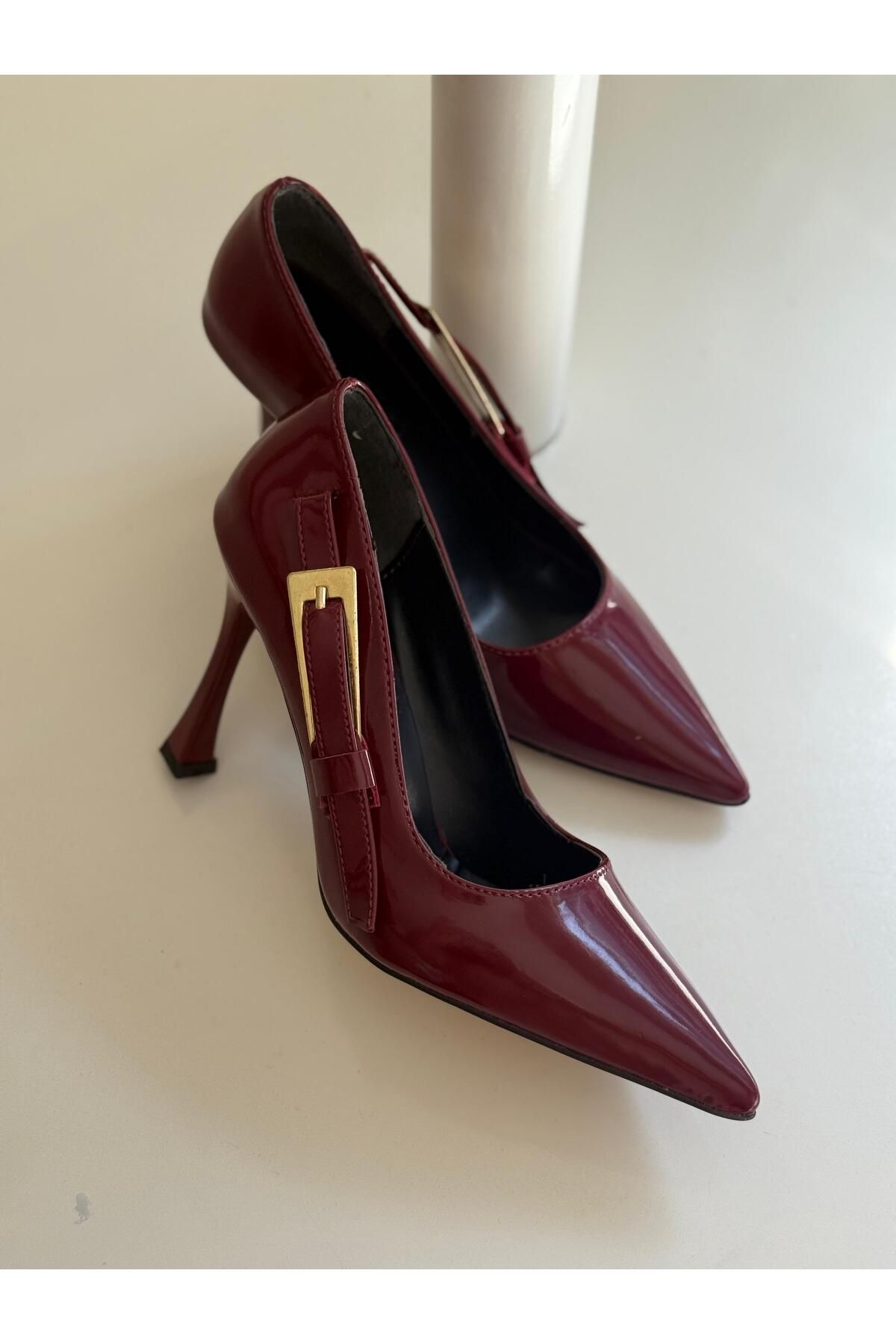 yezy shoes Gold Parlak Desenli İnce Topuklu Kadın Stiletto