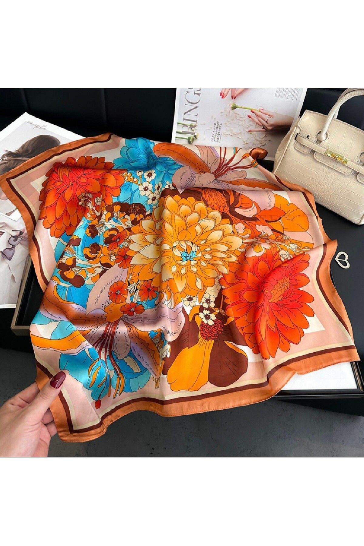 CHARMLUCKY RENKLİ DESENLİ ŞAL 70X70 CM