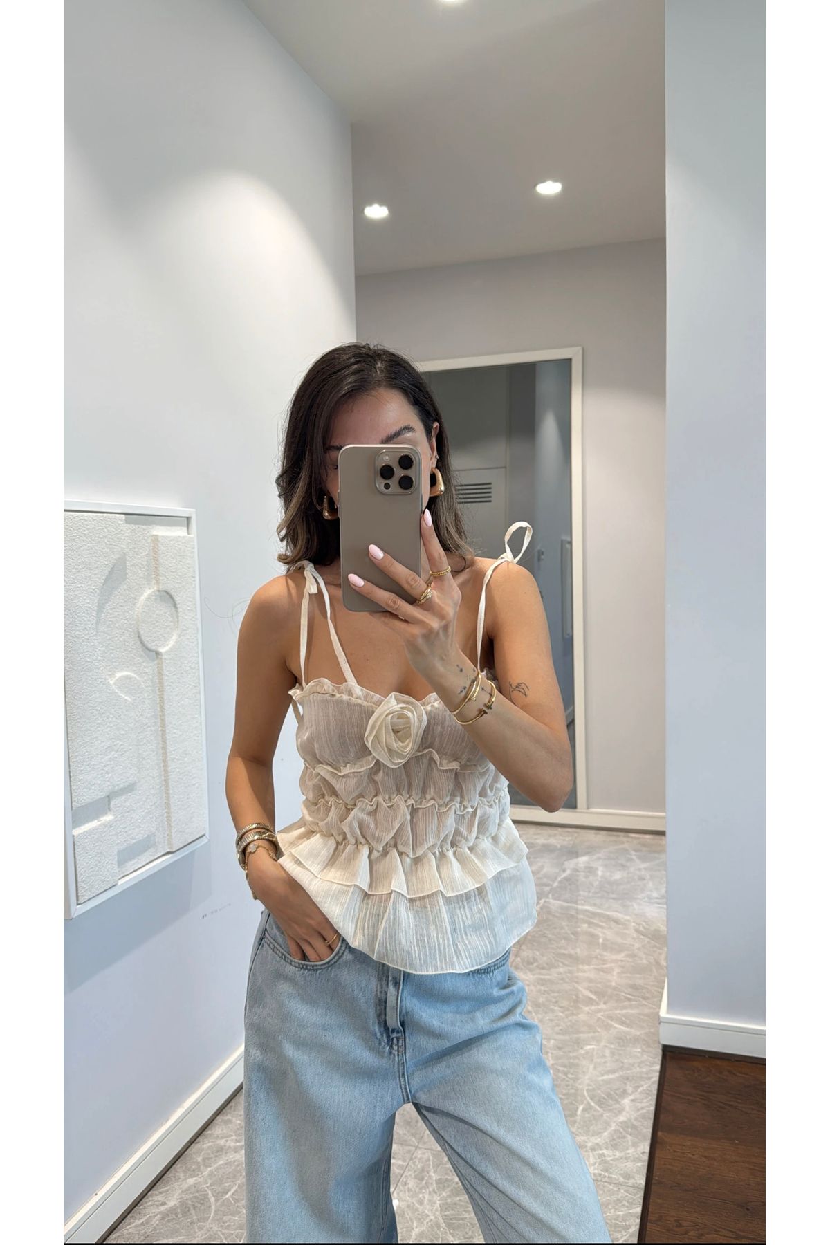 sinemkivanc co Fırfırlı Gül Detaylı Transparan Askılı Bluz