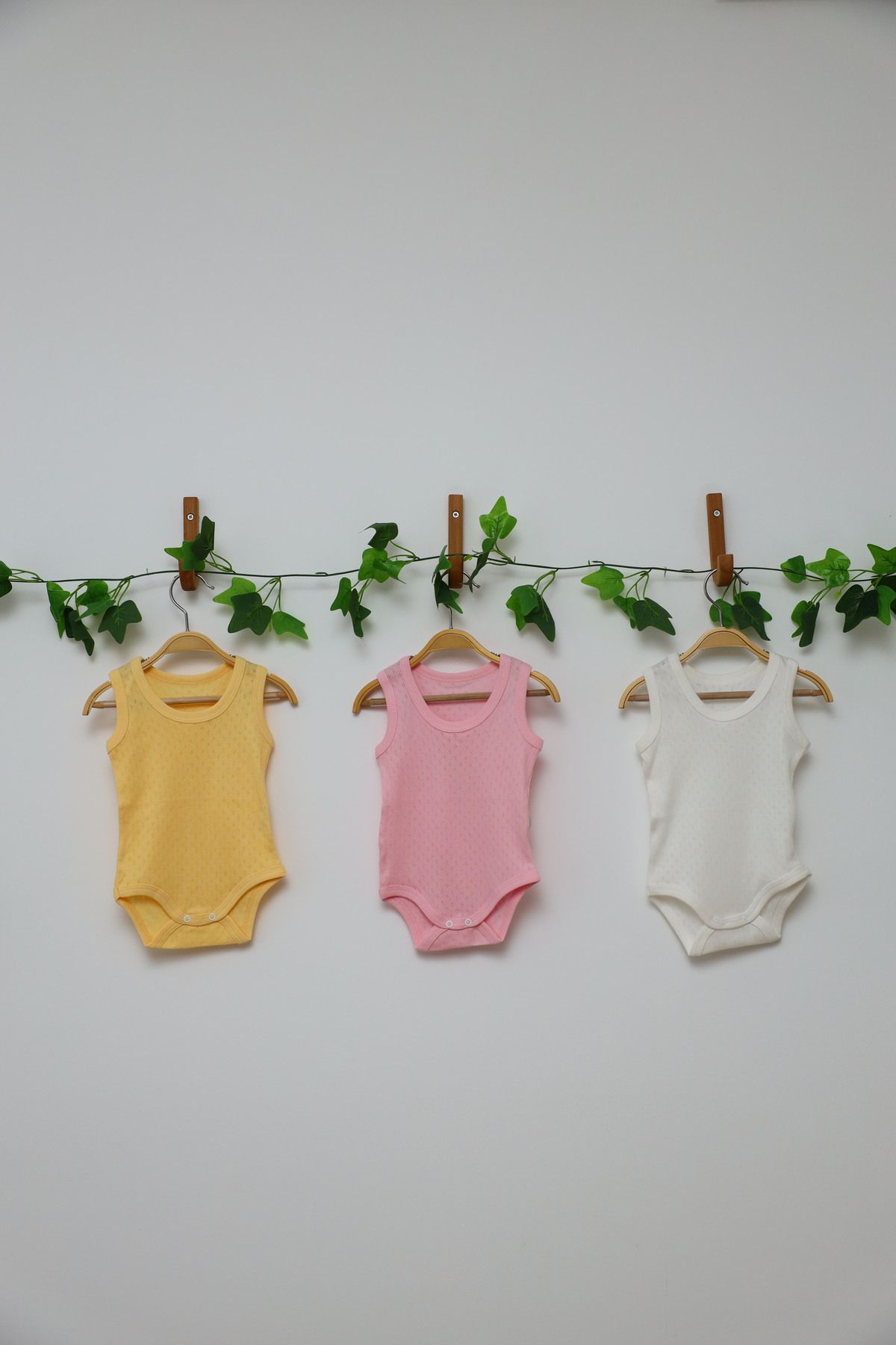 Vivolas %100 Organik Pamuklu Jakarlı Atlet Bebek Body 3'Lü Seti Kız Bebek & Çocuk