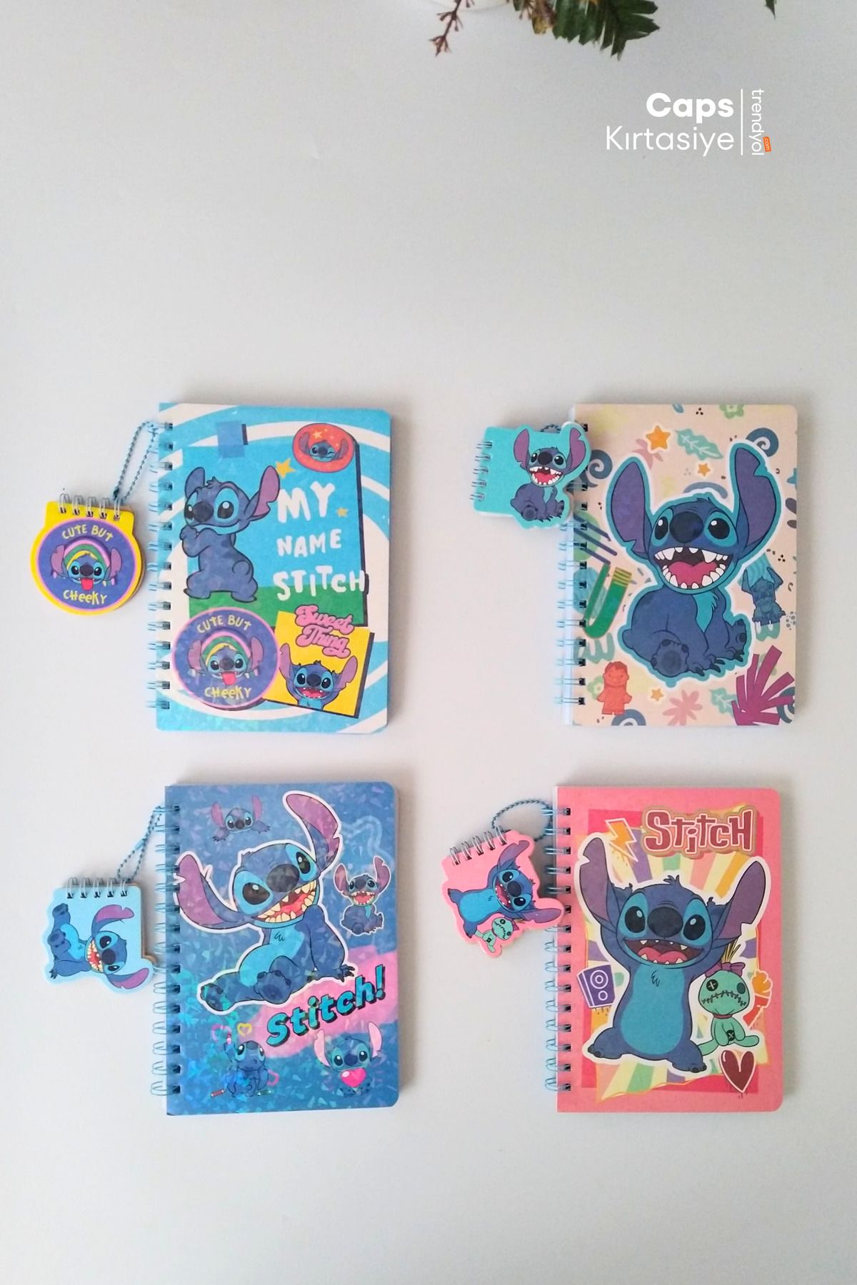 caps anlarınızı paylaştığınız ortağınız 1 Adet Stitch Temalı Holografik Parlak Kapaklı Mıknatıslı Defter + Mini Not Defteri