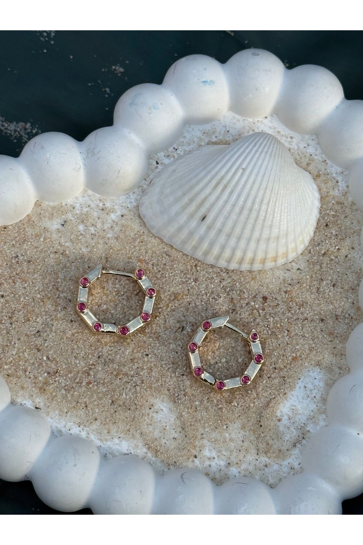 Store Ruby Hex Hoops Küpe