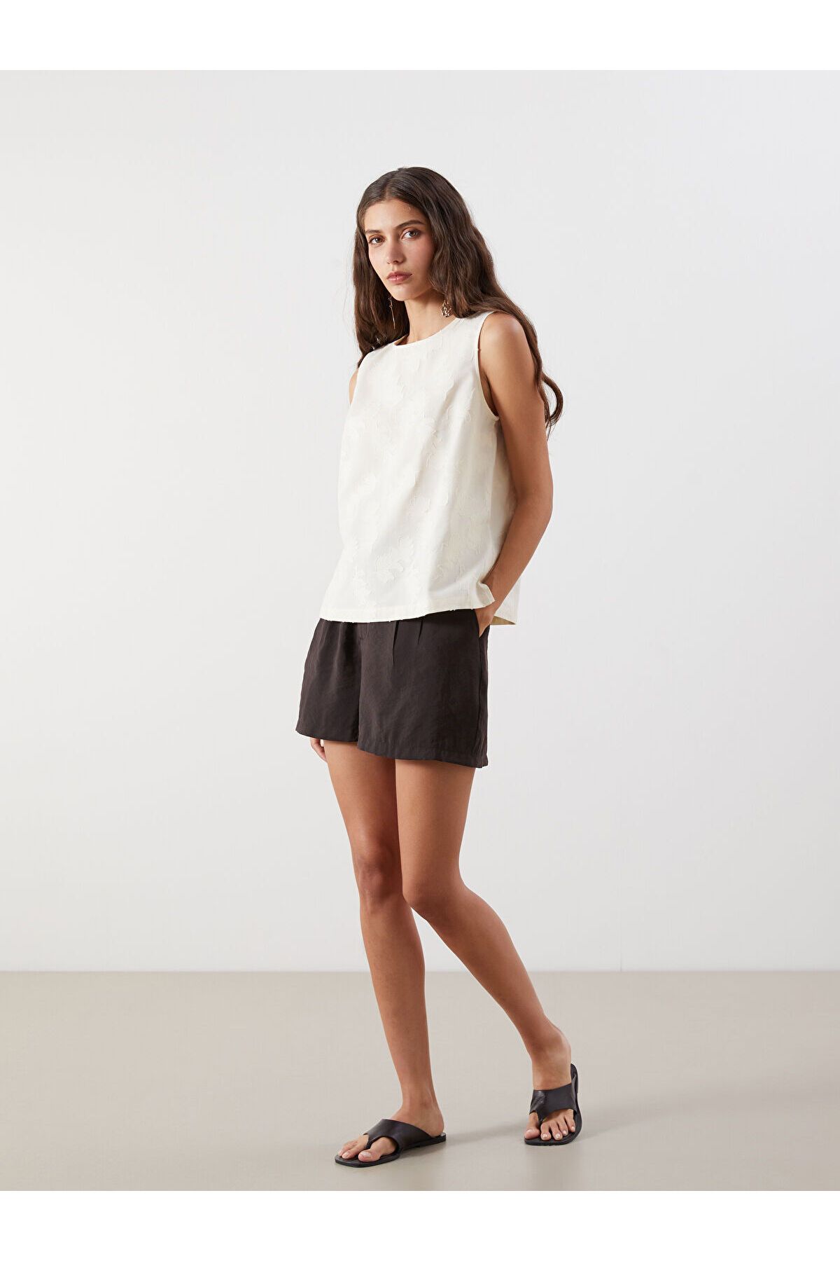 LC Waikiki Loose Fit Modal Karışımlı Kadın Pileli Şort