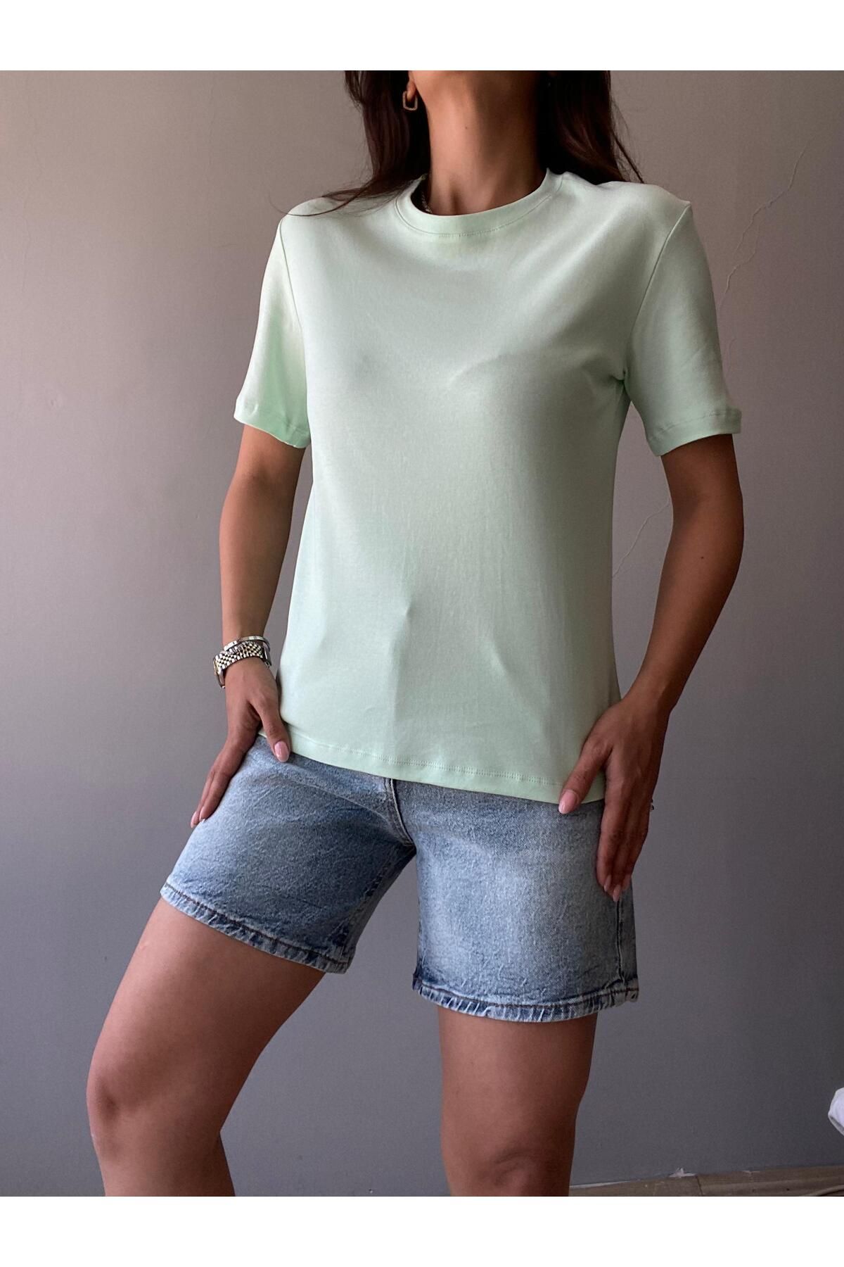 SHUR BOUTİQUE Basic T-Shirt