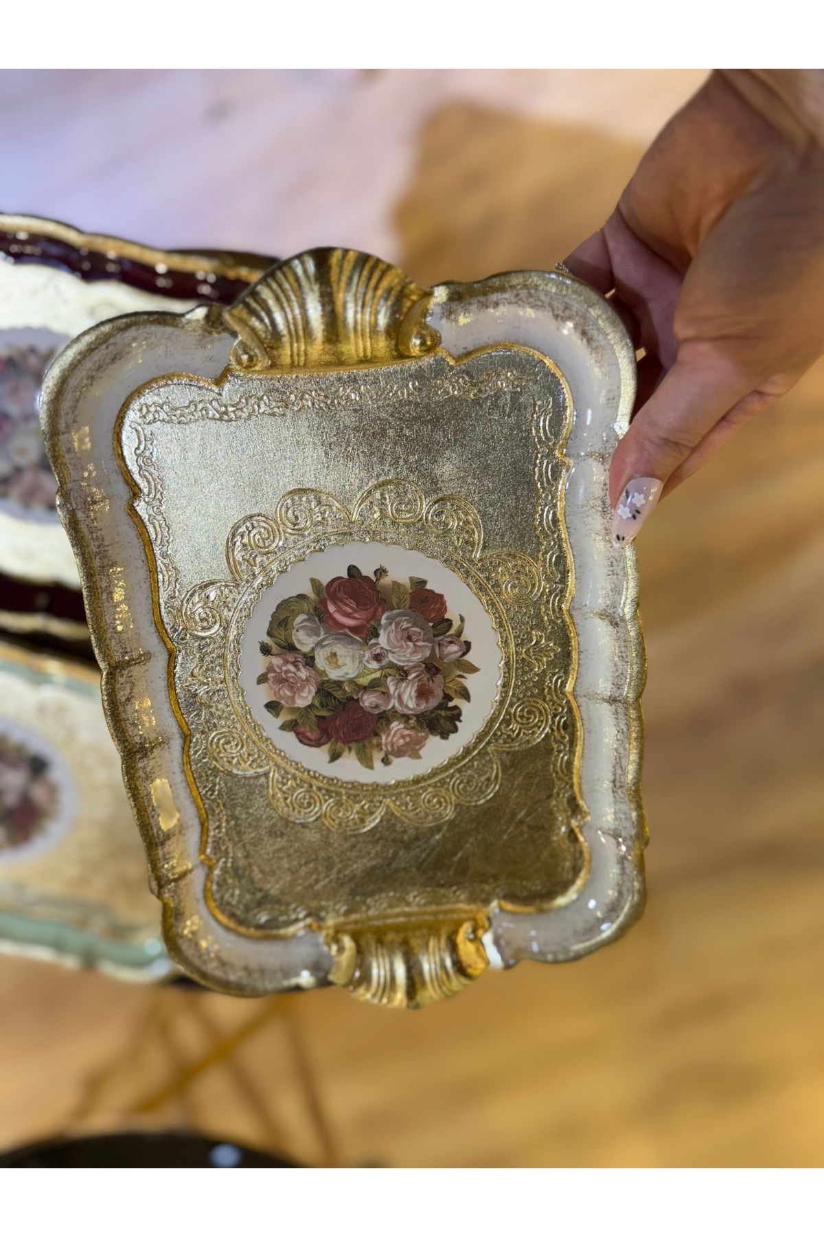 masi ESTERHOMEDECOR Tek kişilik orijinal Gül ağacı çiçekli dikdörtgen sunum tepsisi krem 30cm Masi