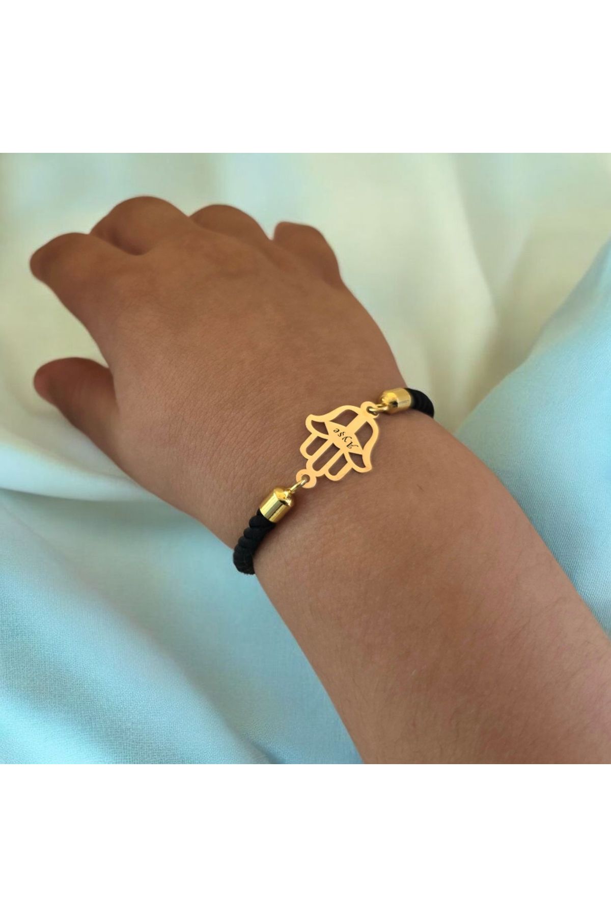 ARCHINO GOLD Ayşe İsmine Özel Hamsa Motifli 14 Ayar Altın Plakalı Siyah İpek Örgülü Hediye Bileklik-509isim