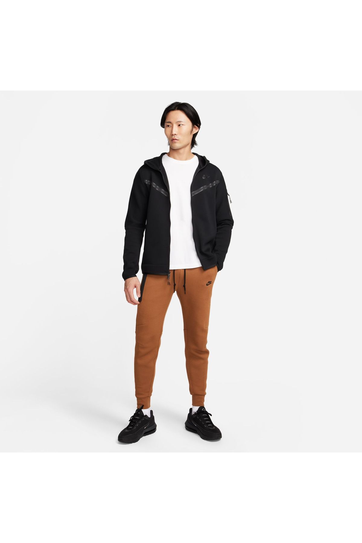 Nike-Pants M Tech Feelce Jogger S S INTL 6
