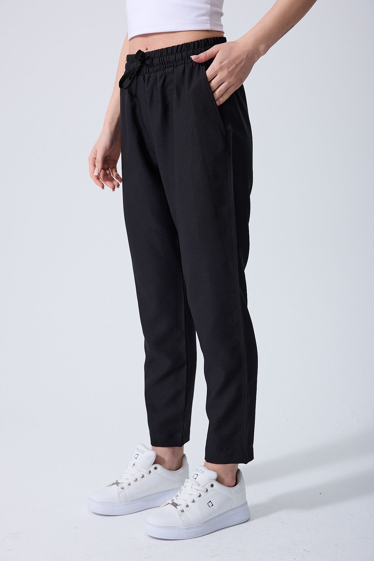 Miss couture Keten Viskon Joggers Çift Cepli Rahat Kesim 7/8 Paça Boyu. Yaz ve Bahar Ayları İçin Tasarlanmıştır.
