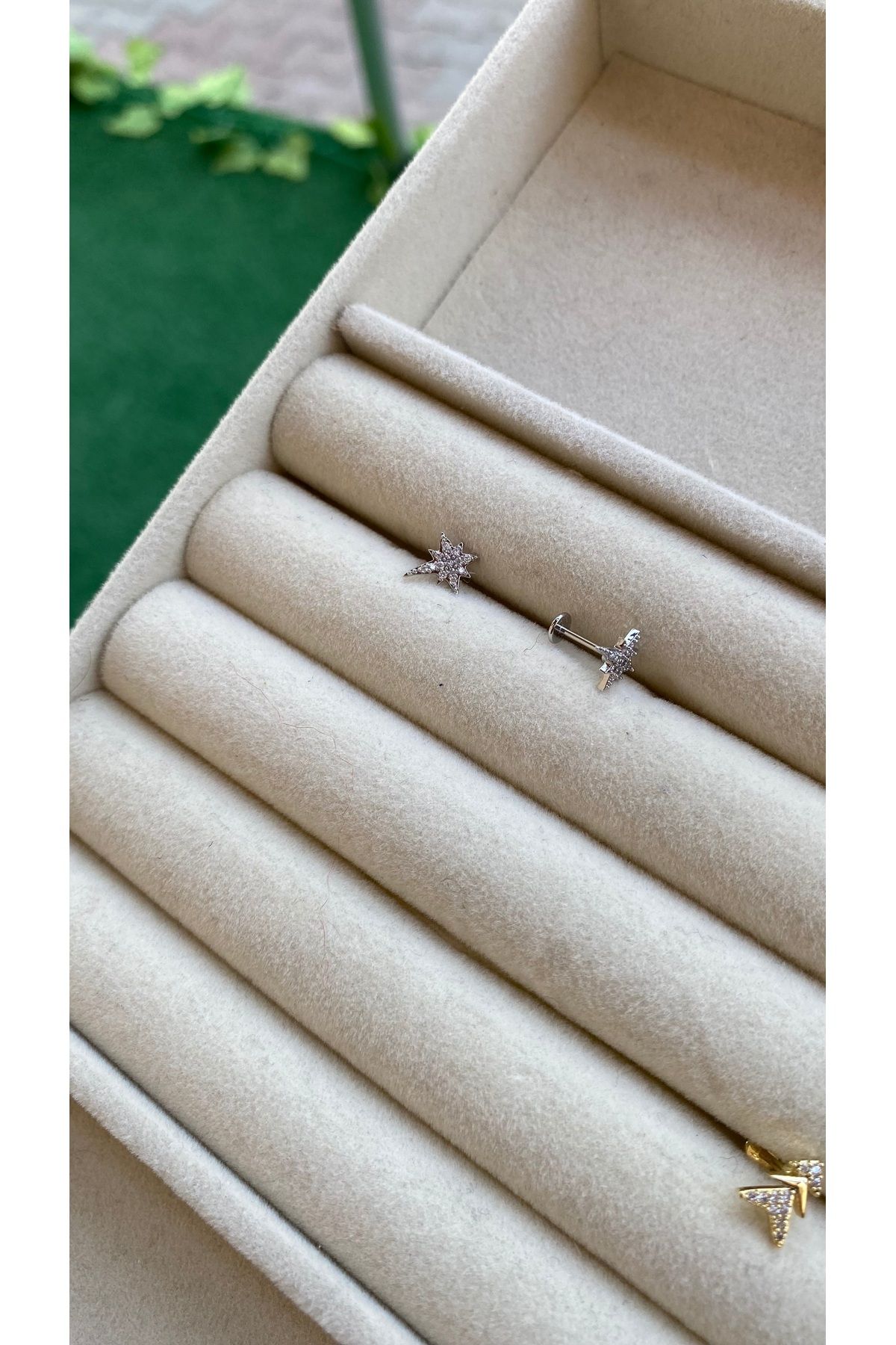 Nilperi Çelik kuzey yıldızı tragus