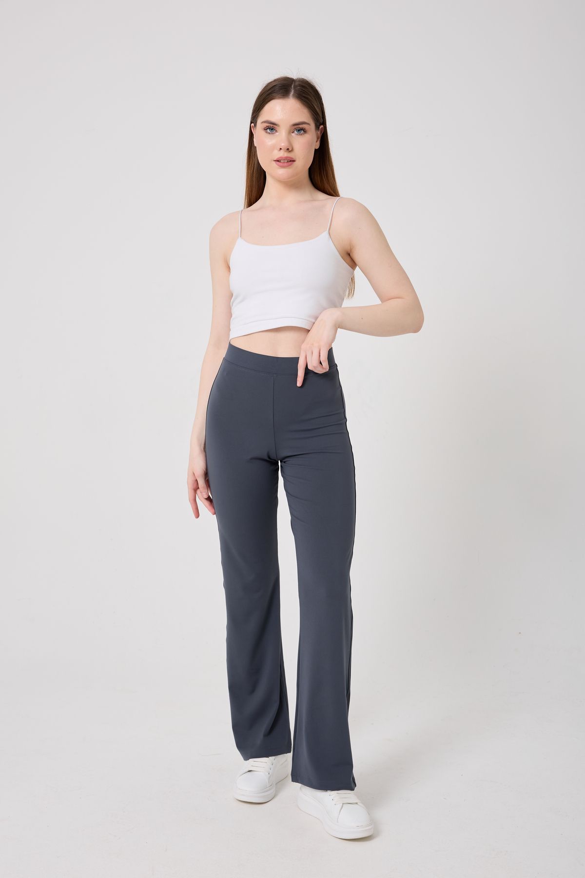Miss couture İspanyol Paça Likralı Pantalon. Yüksek Kemer Yapısı ve Full Esnek Kumaştan Üretilmiştir.