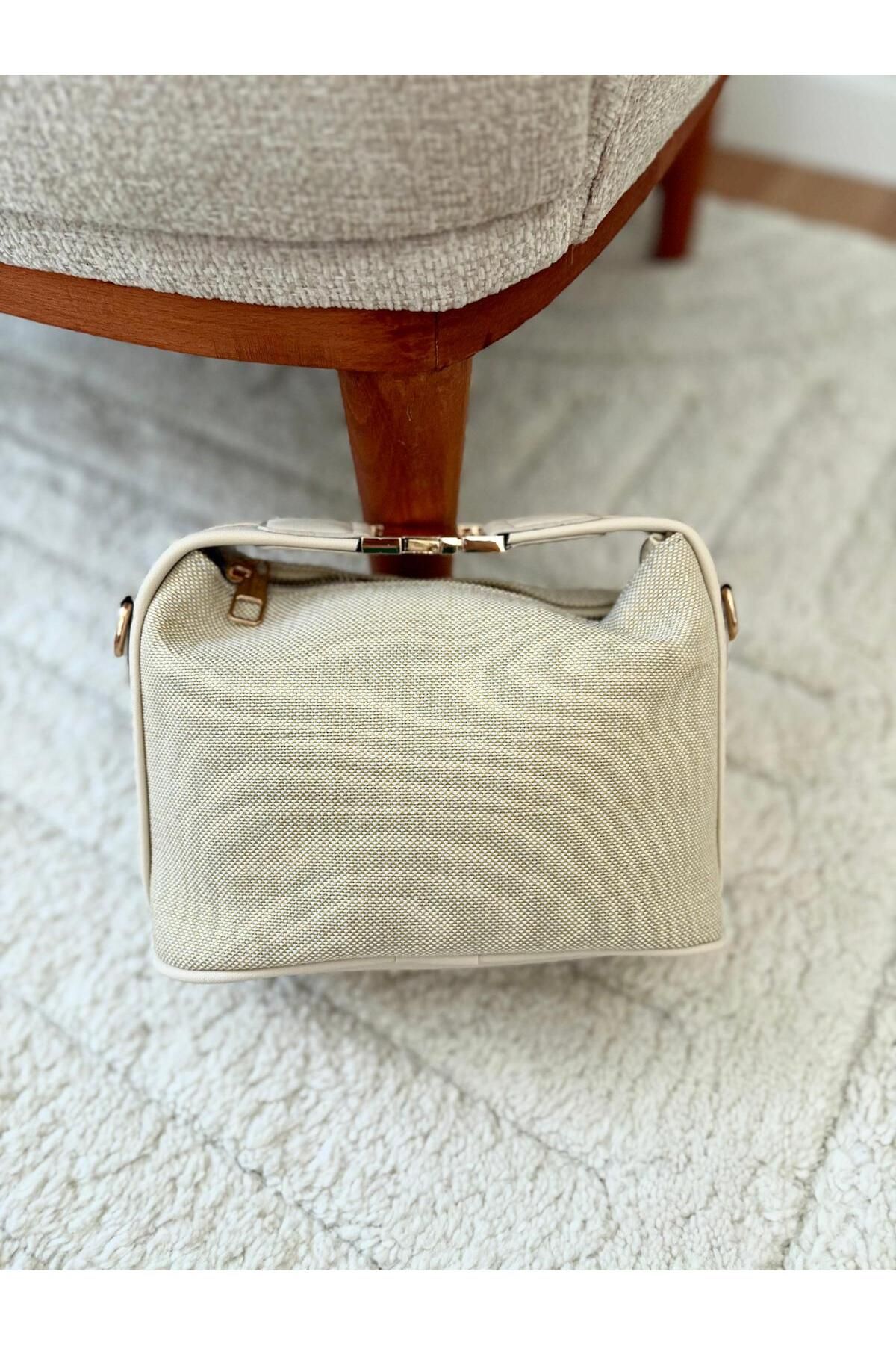 Z&M COLLECTION BAG SHOPPİNG Kilit Detaylı Fermuar Kapamalı El ve Omuz Kullanımına Uygun Kadın Baget Çanta