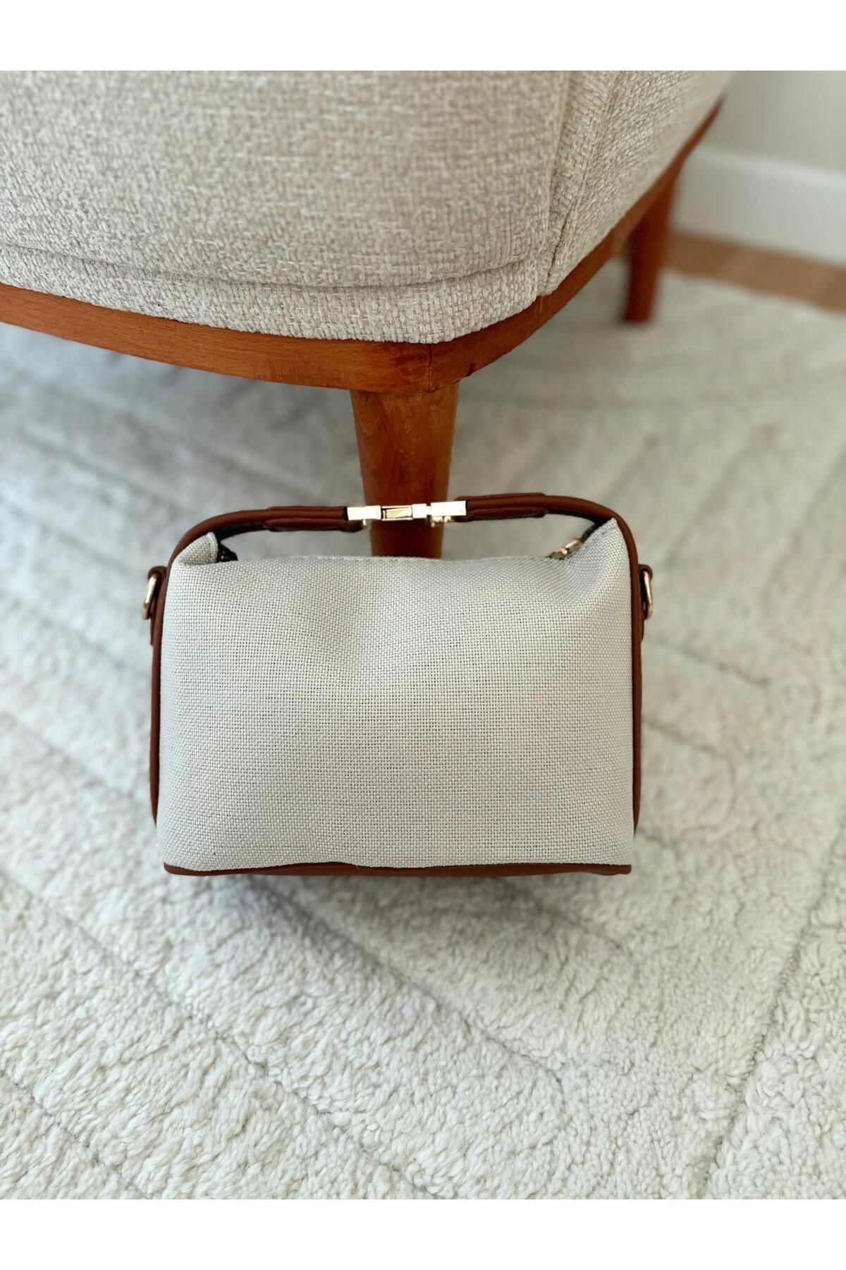 Z&M COLLECTION BAG SHOPPİNG Kilit Detaylı Fermuar Kapamalı El ve Omuz Kullanımına Uygun Kadın Baget Çanta