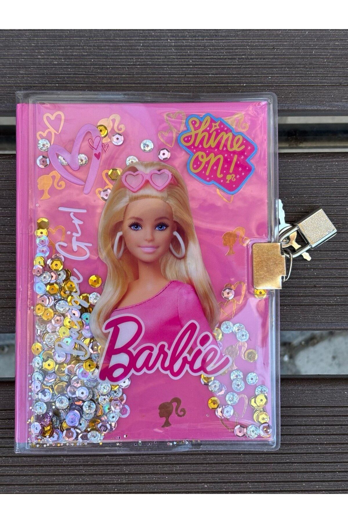 Cem Barbie Kilitli Çizgili Hatıra Defteri (Kapağı Şeffaf ve İçinde Boncuk Var)