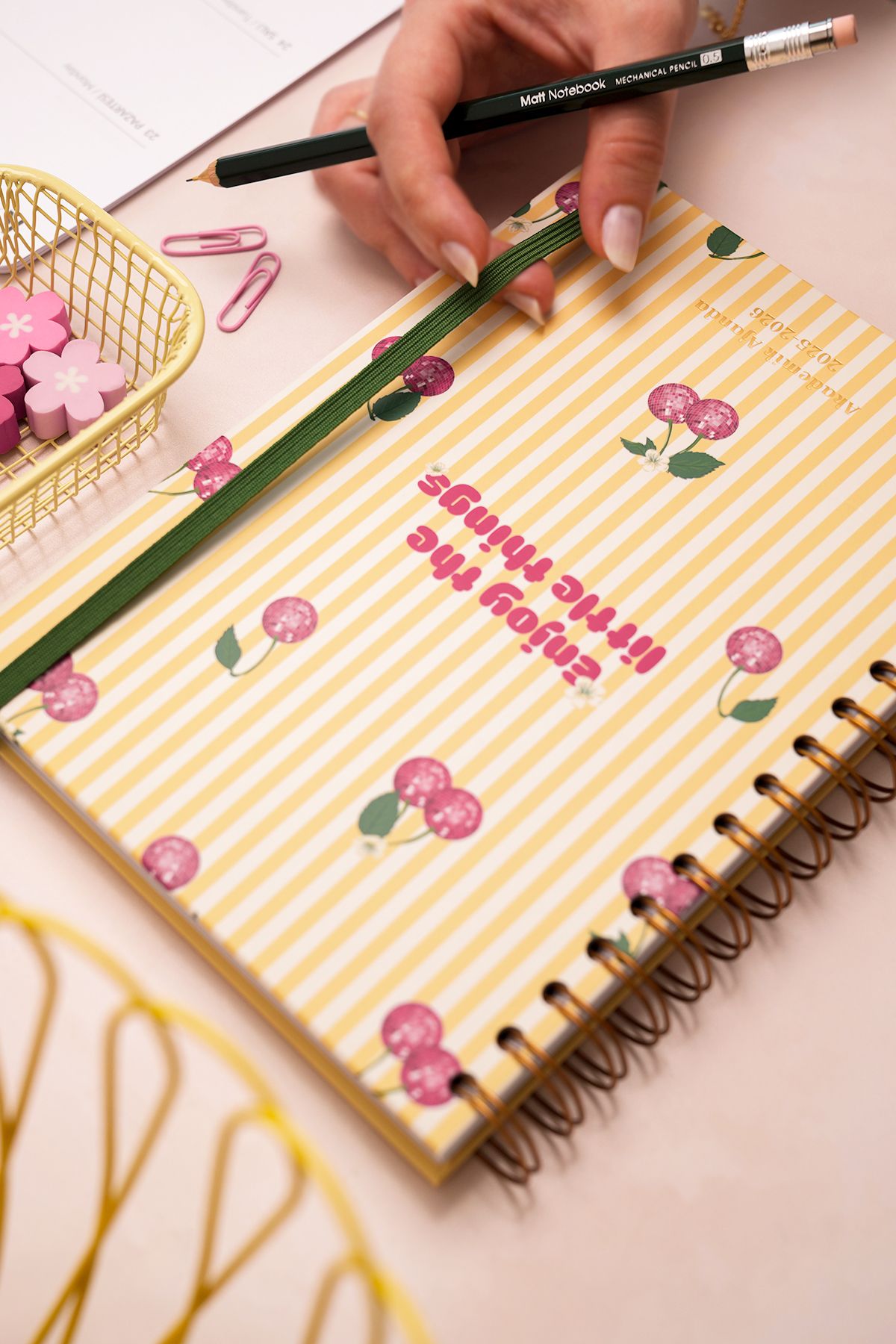Matt Notebook 2025-2026 A5 Akademik Ajanda Spiralli 15x21 cm - 17 Aylık Kiraz