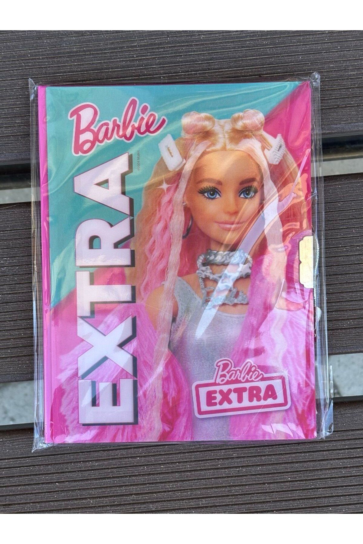 Cem Barbie Kilitli Çizgili Hatıra Defteri Kapağı Hologramlı