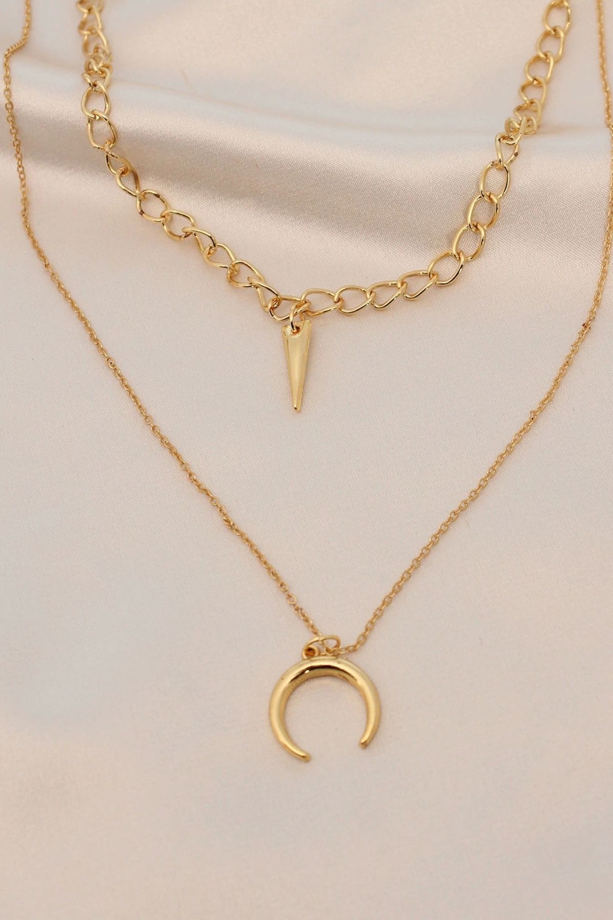 Clariss Gold Renk Metal Çift Zincirli Aksesuarlı Kolye