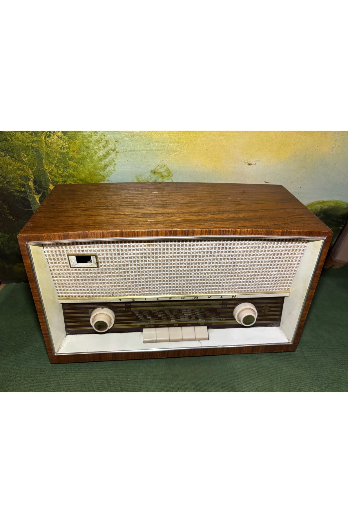tayfuntufan antika koleksiyon Dekorluk antika telefunken radyo 37 cm 22 cm 17 cm ölçülerinde - çalışmıyor dekorluktur