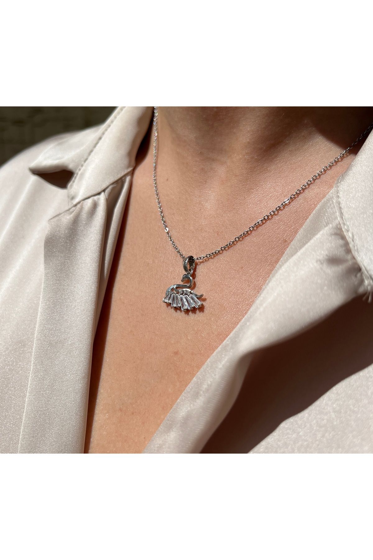 Lilac Jewelry Gümüş Paslanmaz Çelik Kuğu Model Kolye