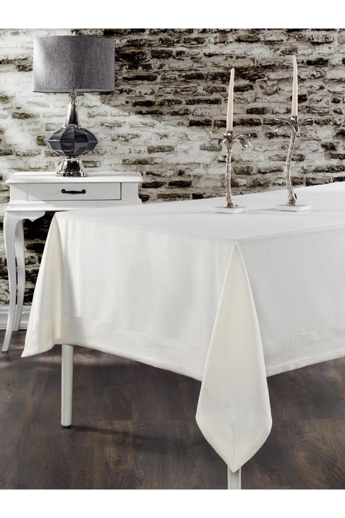 Karna Home Geniş Bordürlü Nakışlı Honey Masa Örtüsü
