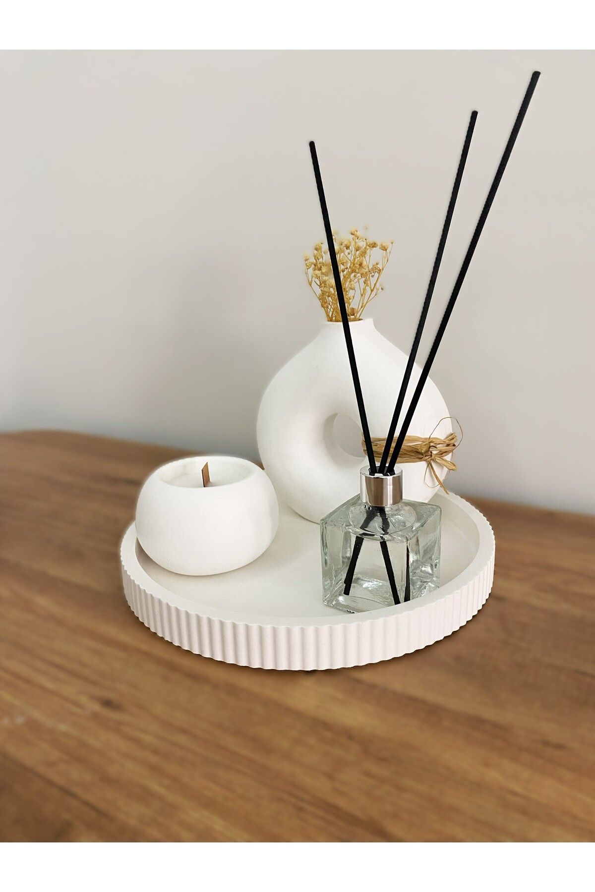 Nox Atelier Modern Beyaz Dekoratif Tepsi Seti | 4 Parça Obje, Mum, Vazo ve Koku Şişesi