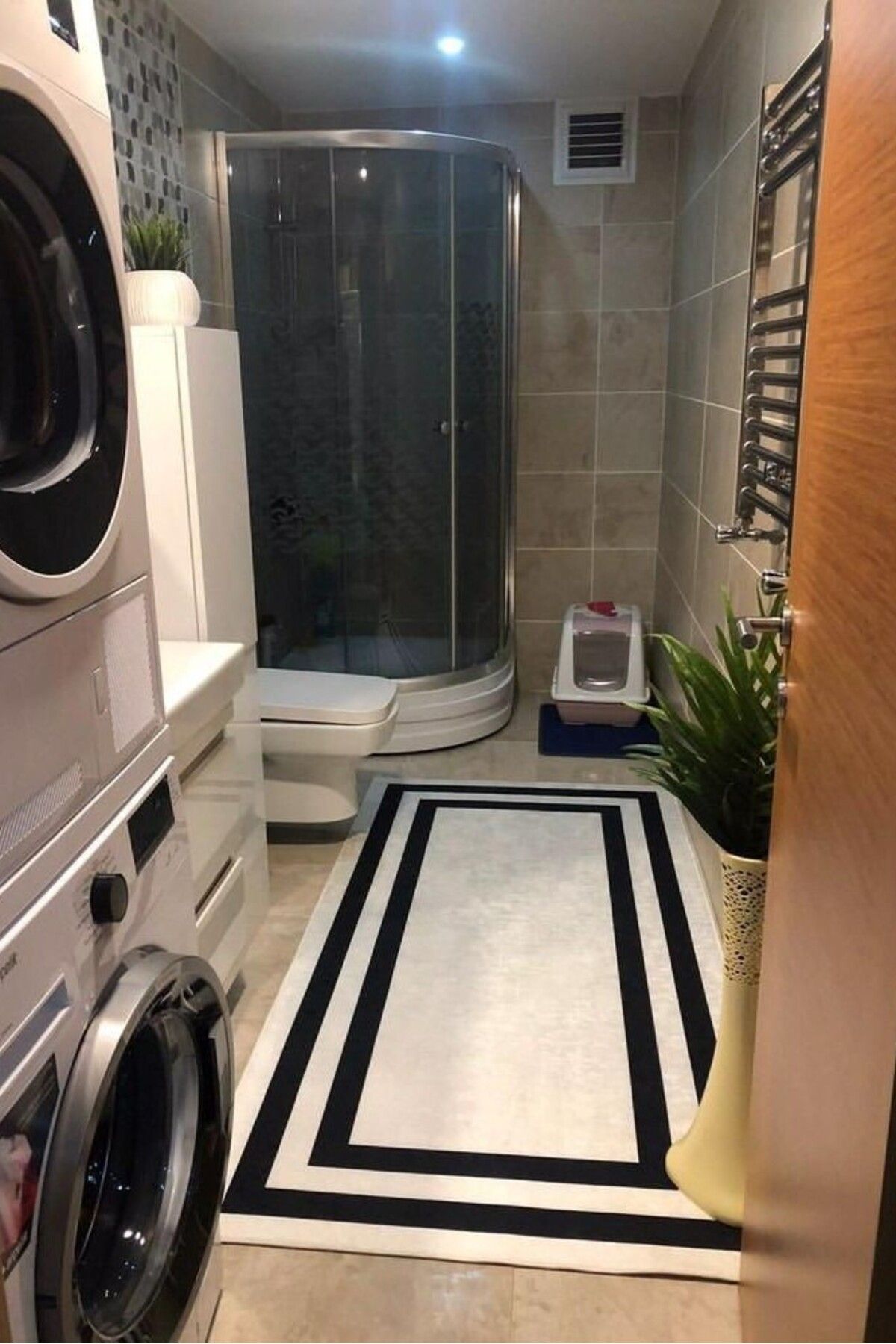 CENTER AVM Su Emici Banyo Halısı Makinede Yıkanabilir Kaymaz Taban Beyaz Siyah Banyo Halısı