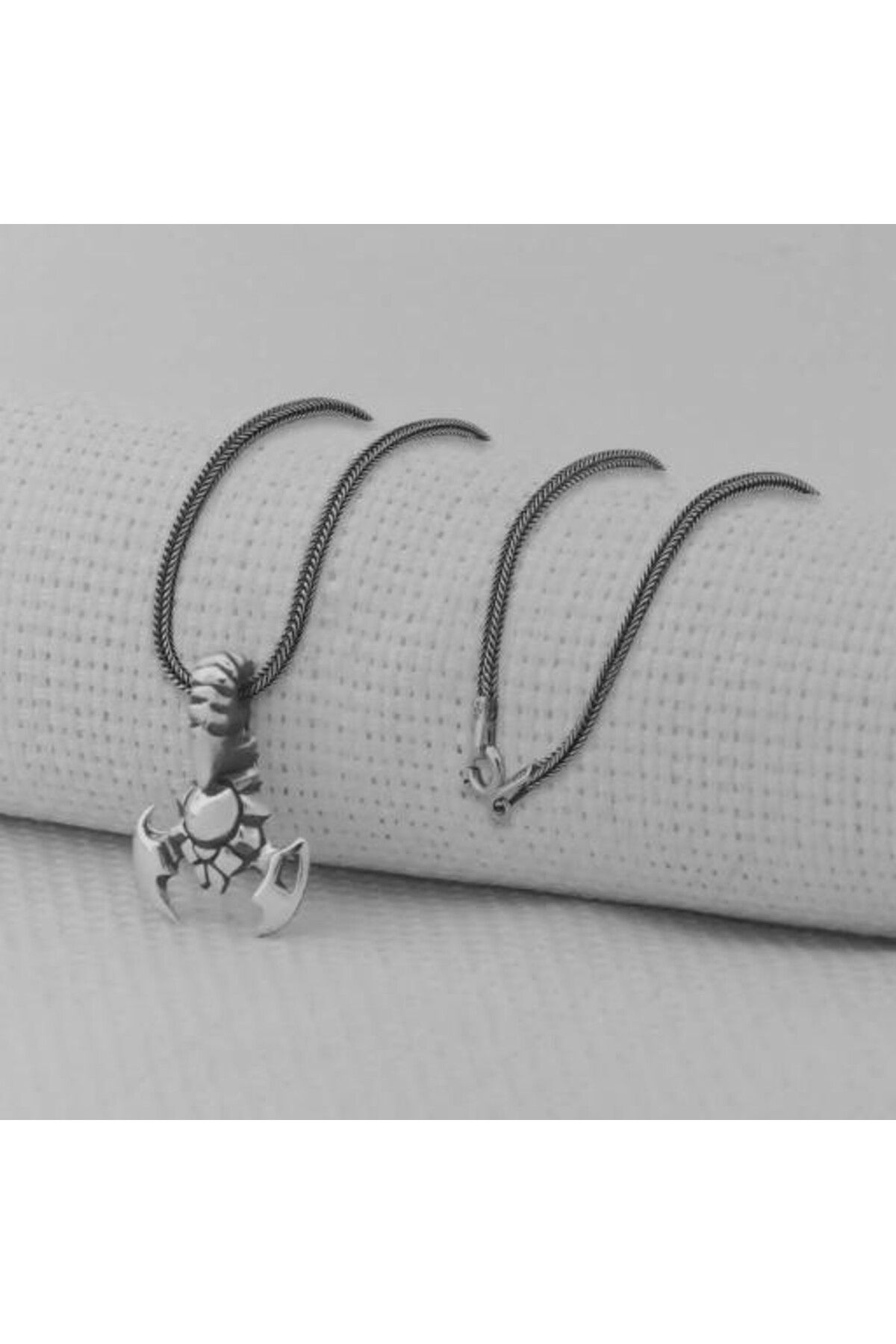 shop Akrep Tasarımlı 925 Ayar Gümüş Erkek Kolye