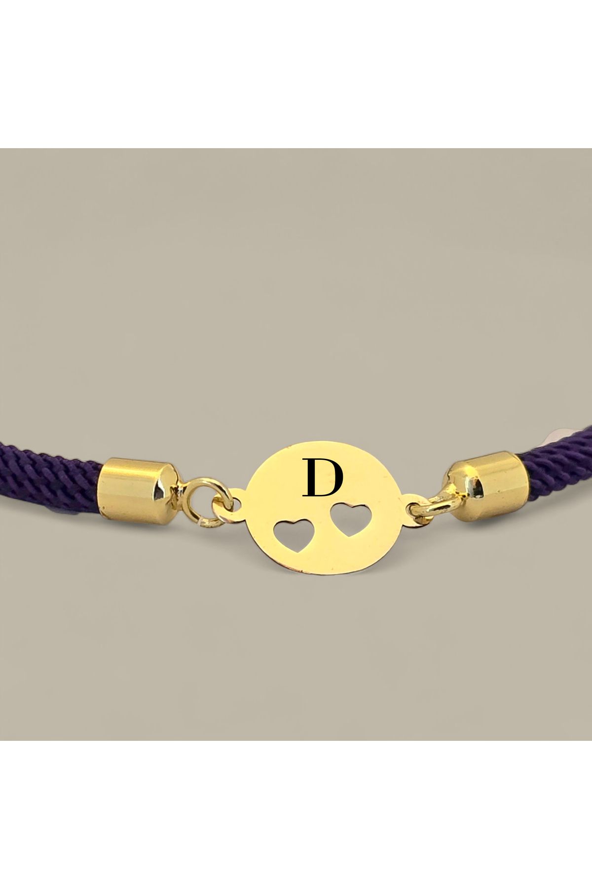 ARCHINO GOLD D Harfine Özel Kalpli Oval Motifli 14 Ayar Altın Plakalı Mor İpek Örgülü Hediye Bileklik-518harf