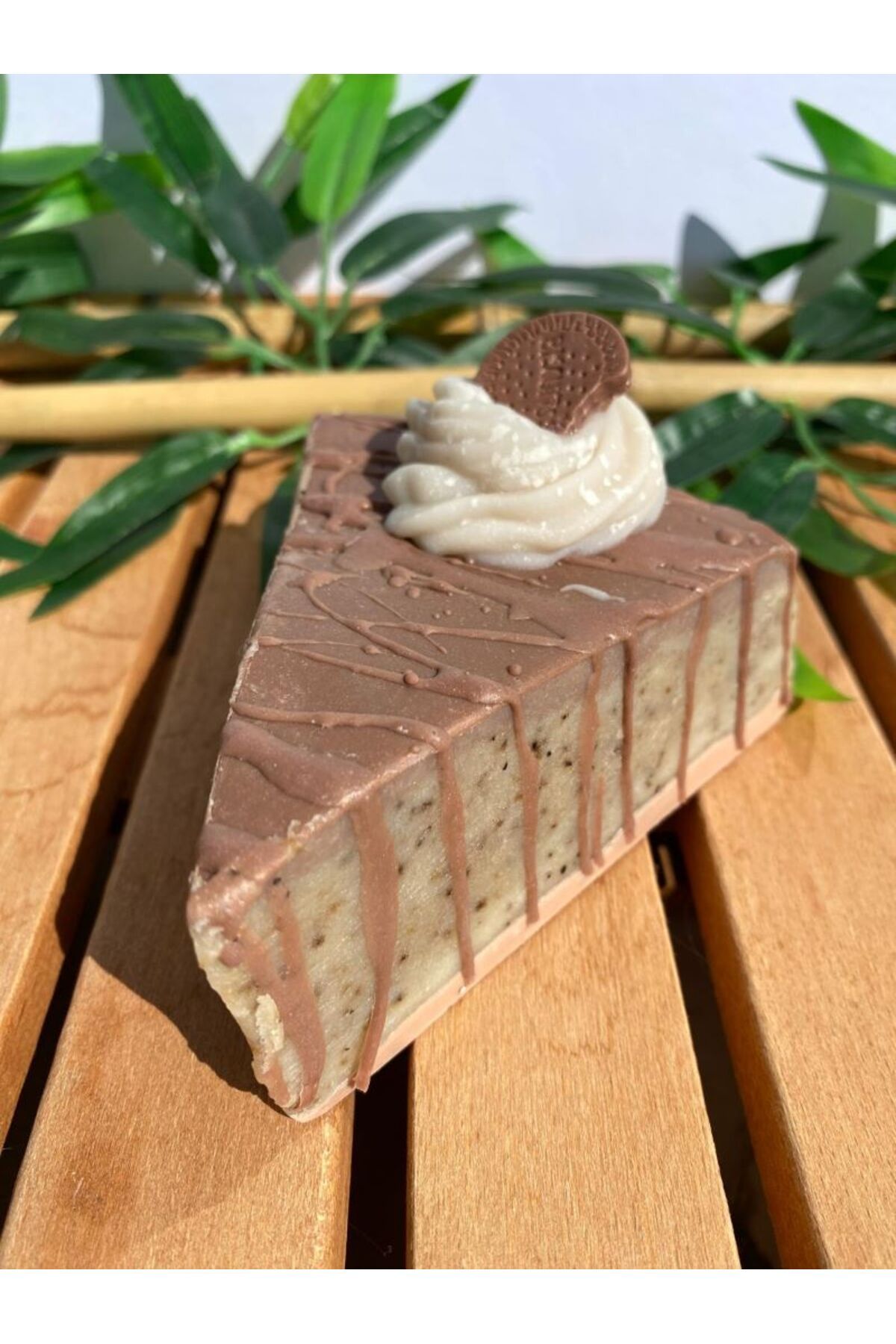 Atölye LoveBomb Çikolatalı Kahveli Peeling Sabunu Cheesecake
