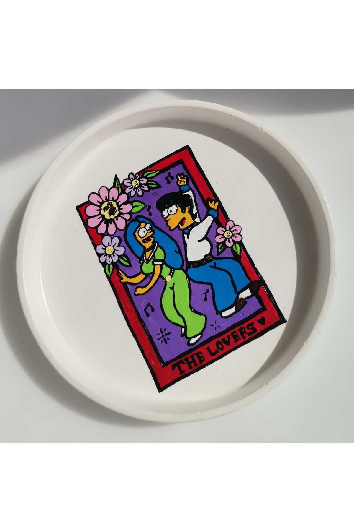 RetropiaCo The Lovers Tarot – Simpsons Stil El Yapımı Renkli Dekoratif Tabak
