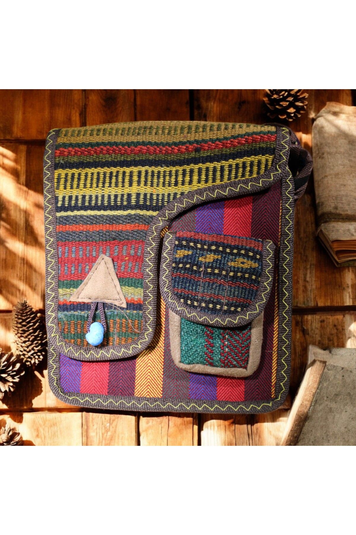 DEHNA El Dokuma Kilim Desenli Omuz Çantası – Tek Cep (En: 20CM, Boy: 23CM, Genişlik: 6cm)