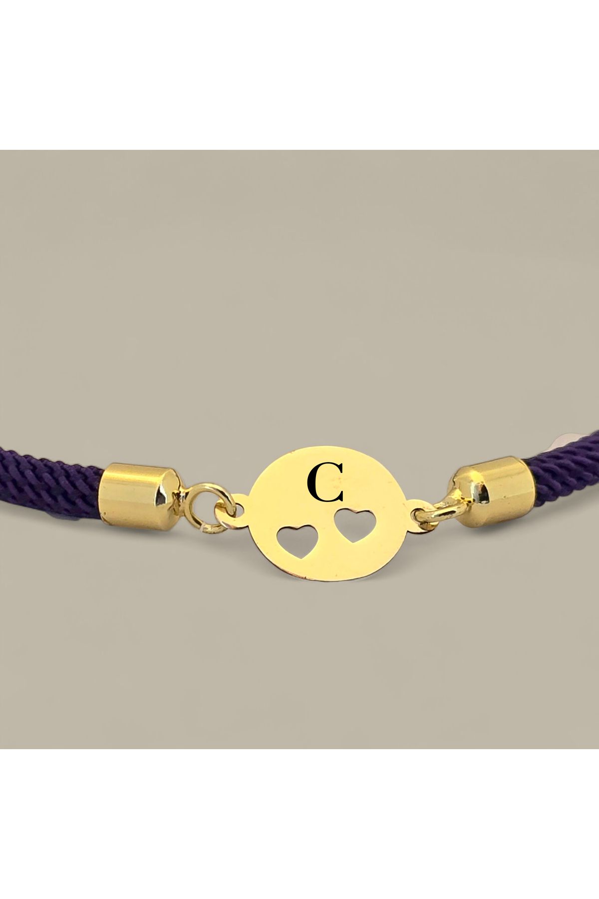ARCHINO GOLD C Harfine Özel 14 Ayar Altın Plakalı Mor İpek Örgülü Kalpli Oval Motifli Hediye Bileklik-518harf