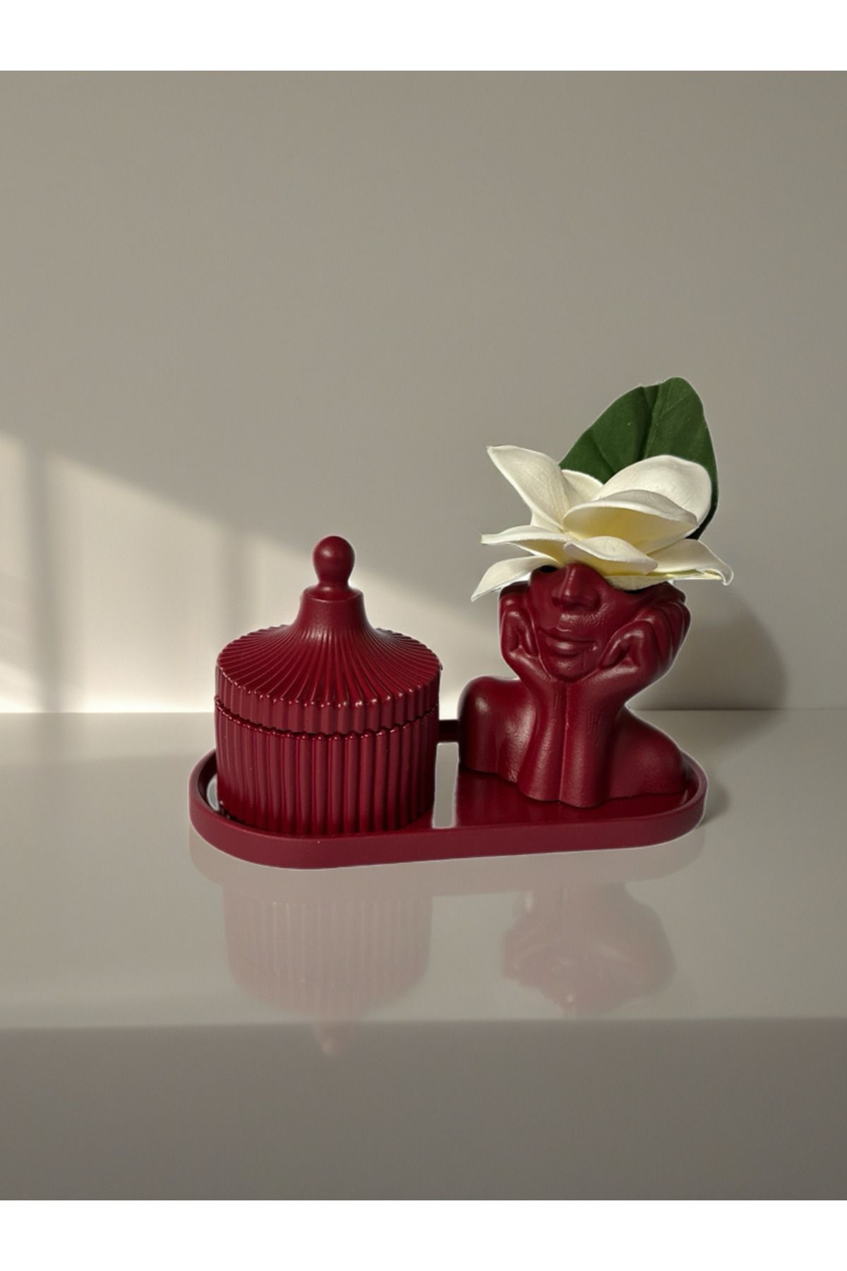 Elithestudio Elithé Studio “Flora” – Çiçekli Kadın Figür & Kapaklı Mum Seti