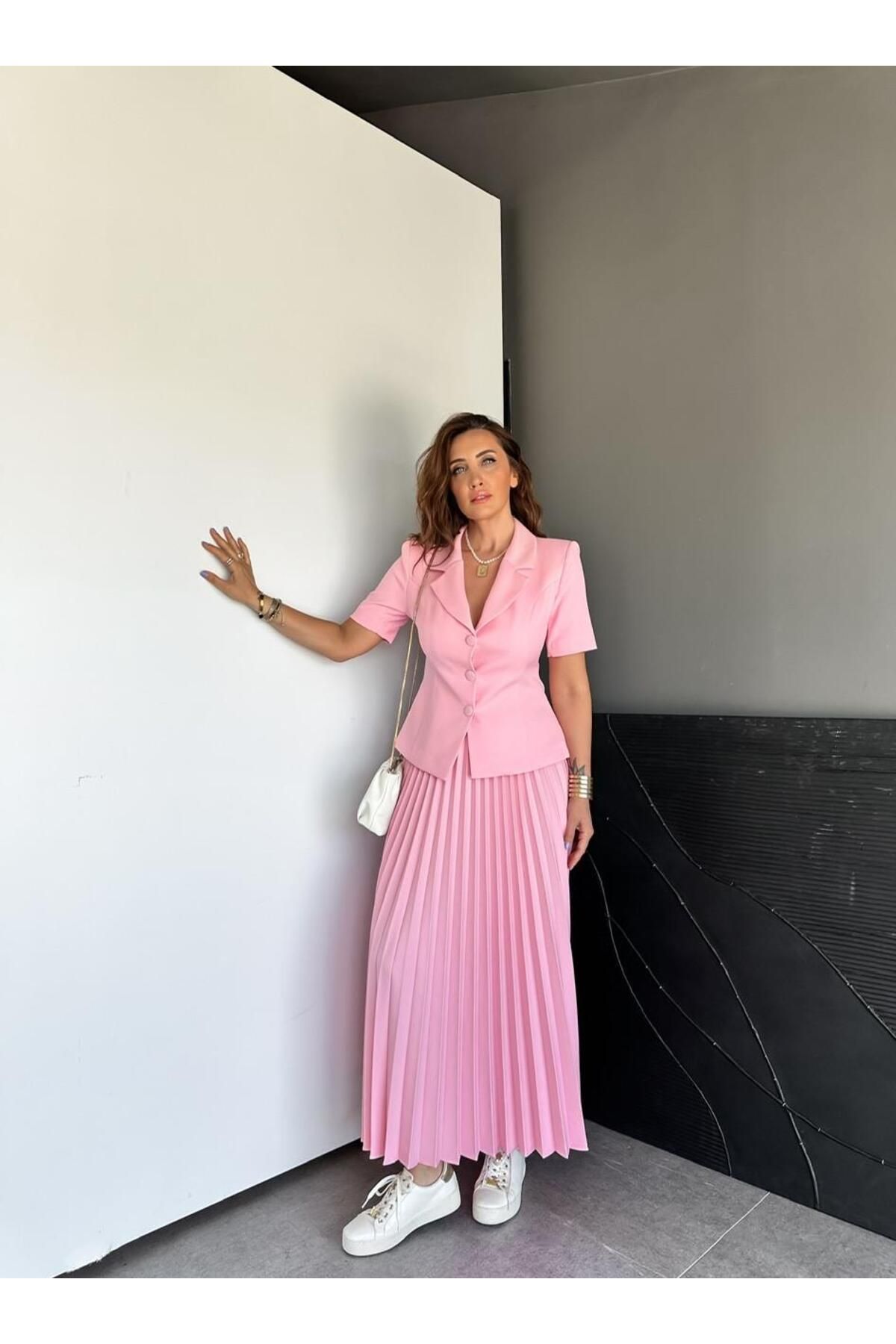 Zerrincan Giyim Pembe Ceketli Pileli Etekli Takım
