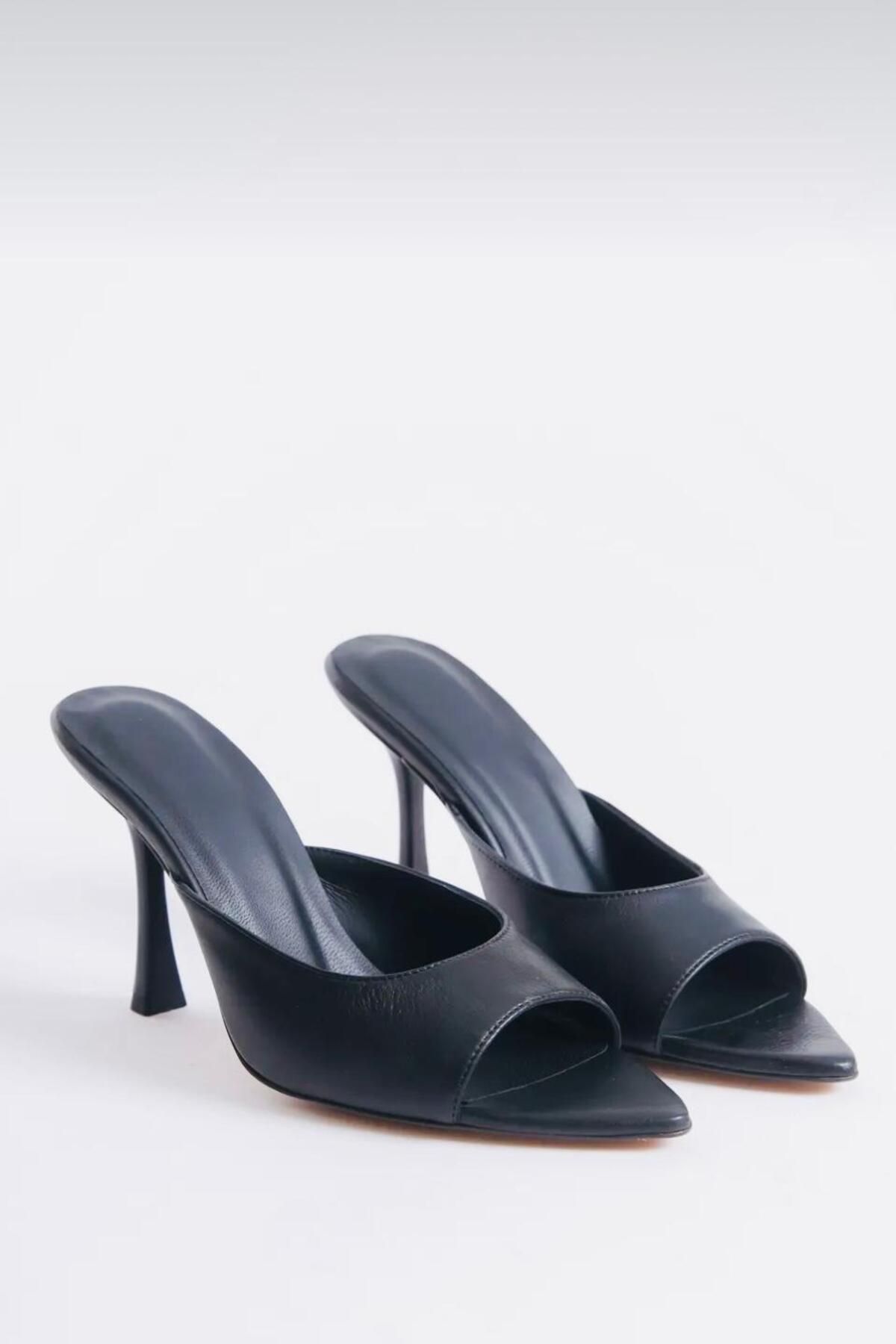 yezy shoes Siyah Sivri Burun İnce Topuklu Trend Terlik