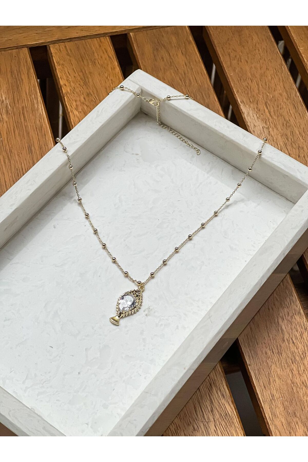 illys Gold Büyük Baget Taş Detaylı Balık Figür Kolye