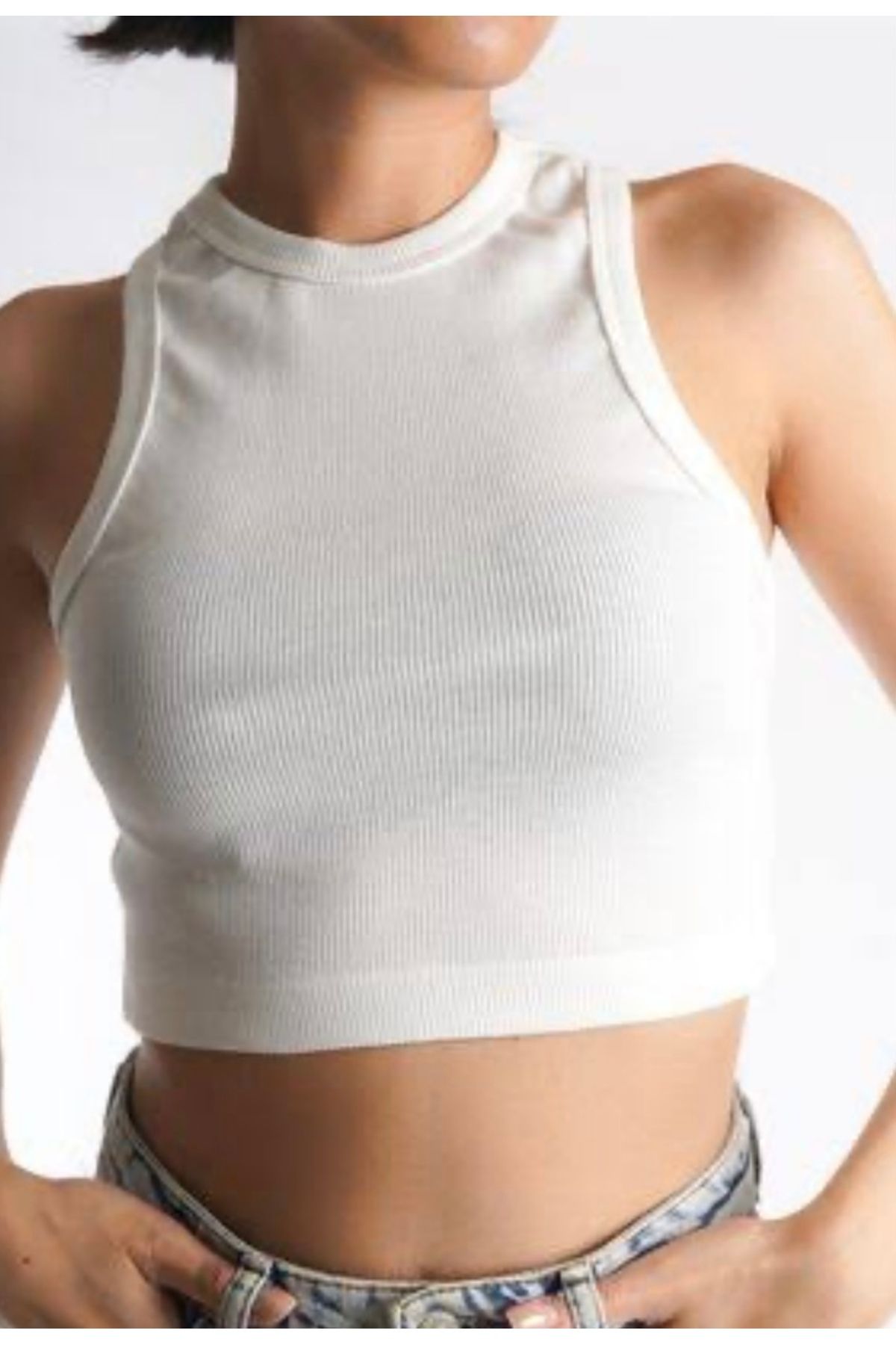 SADE Kadın crop beyaz esnek fitilli halter yaka atlet