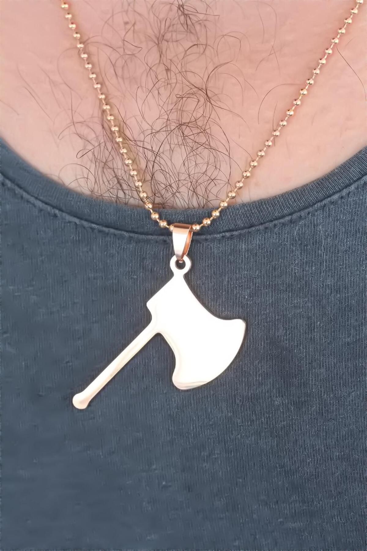 Moco Rose Renk Metal Balta Figürlü Erkek Kolye