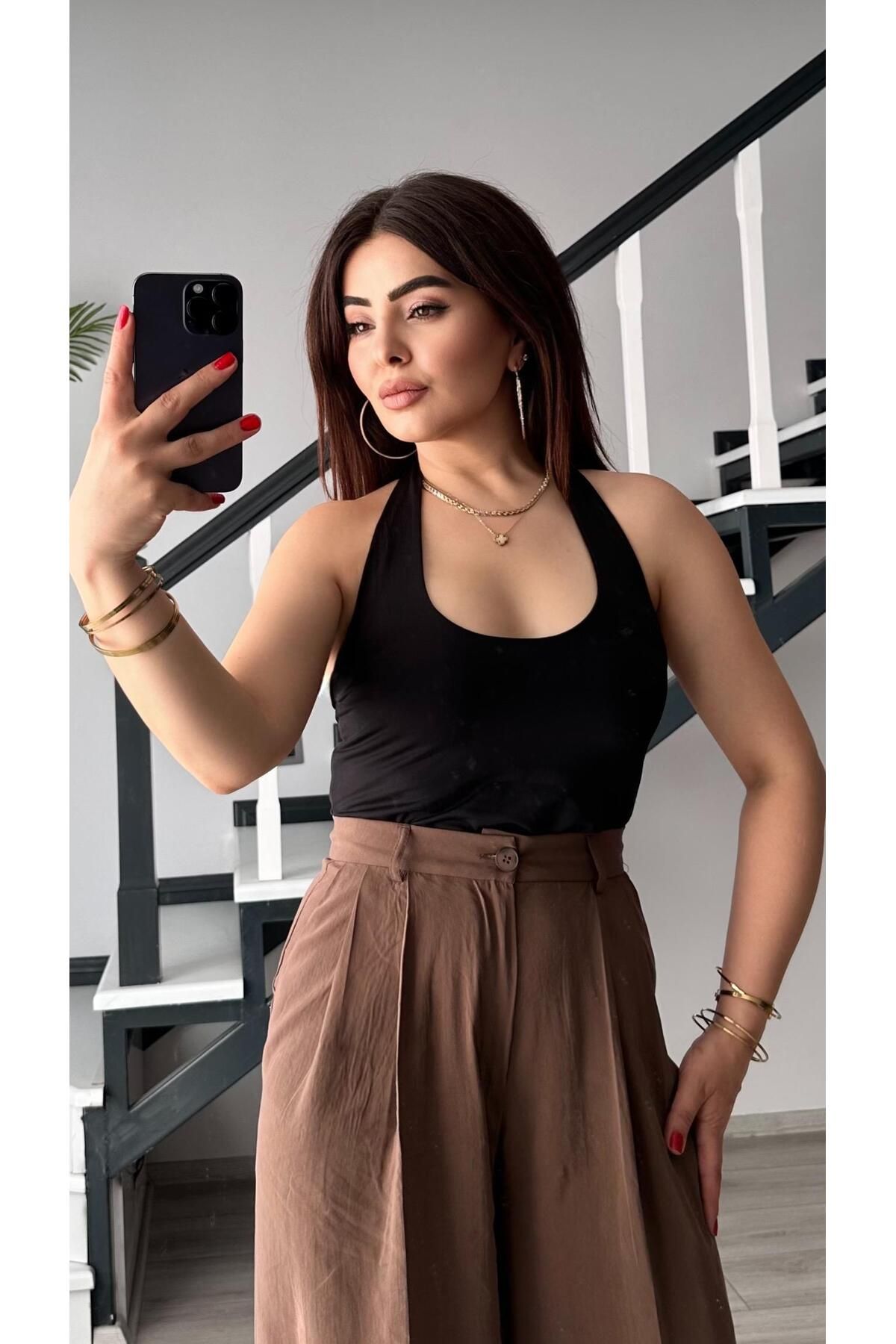 Oslove Siyah Halter Yaka Boyundan Geçme Bluz