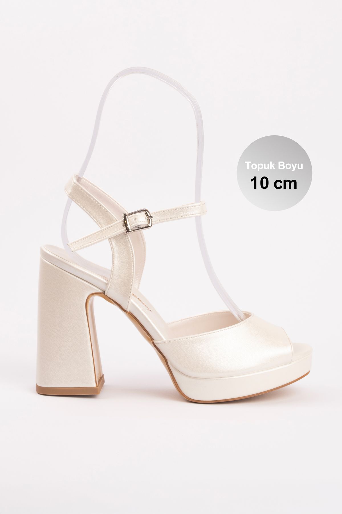 E&L Company 10cm Kırık beyaz deri, tek yüz. Bu ürün koşma garantilidir.