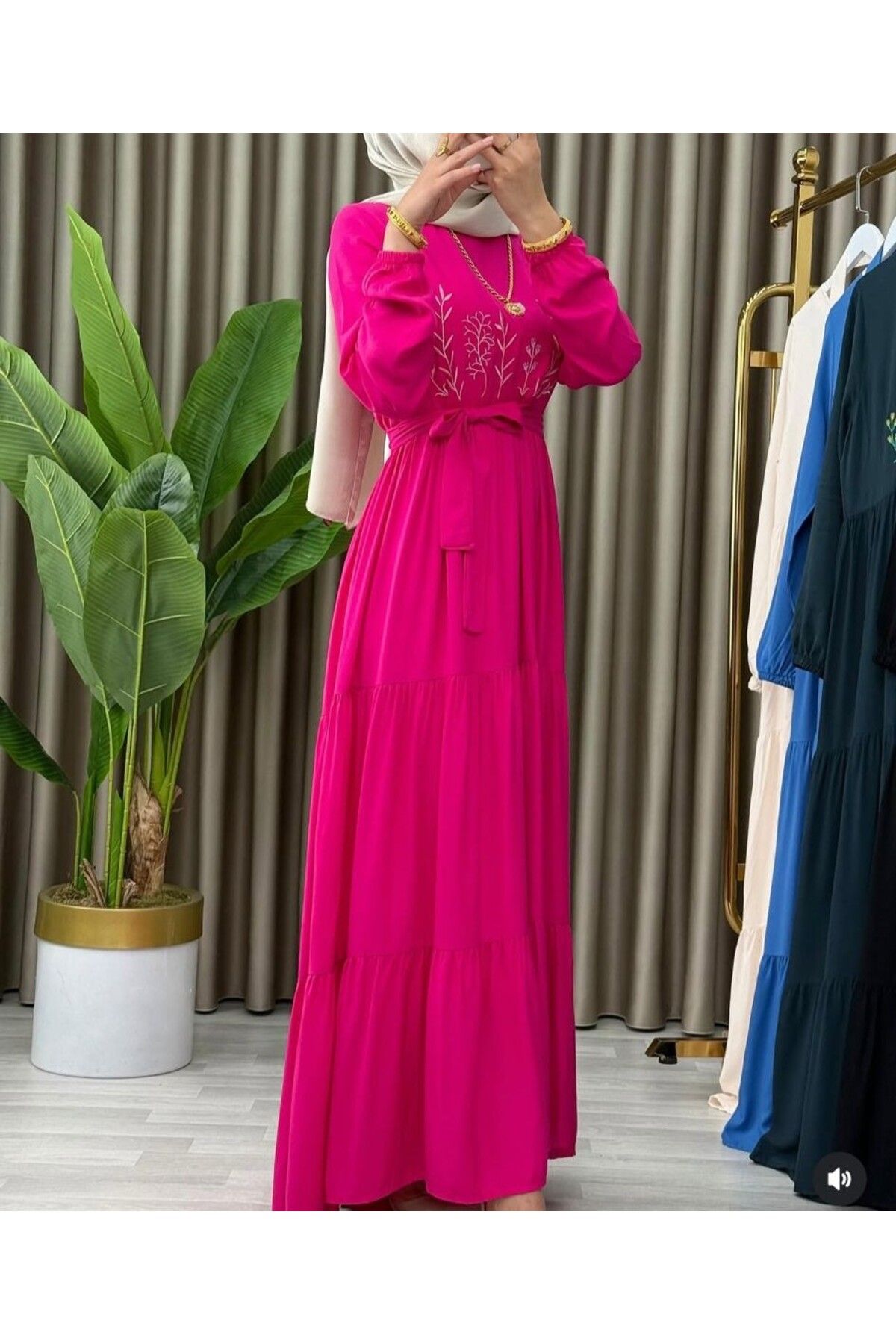 Store Şık Pembe Nakış Desenli