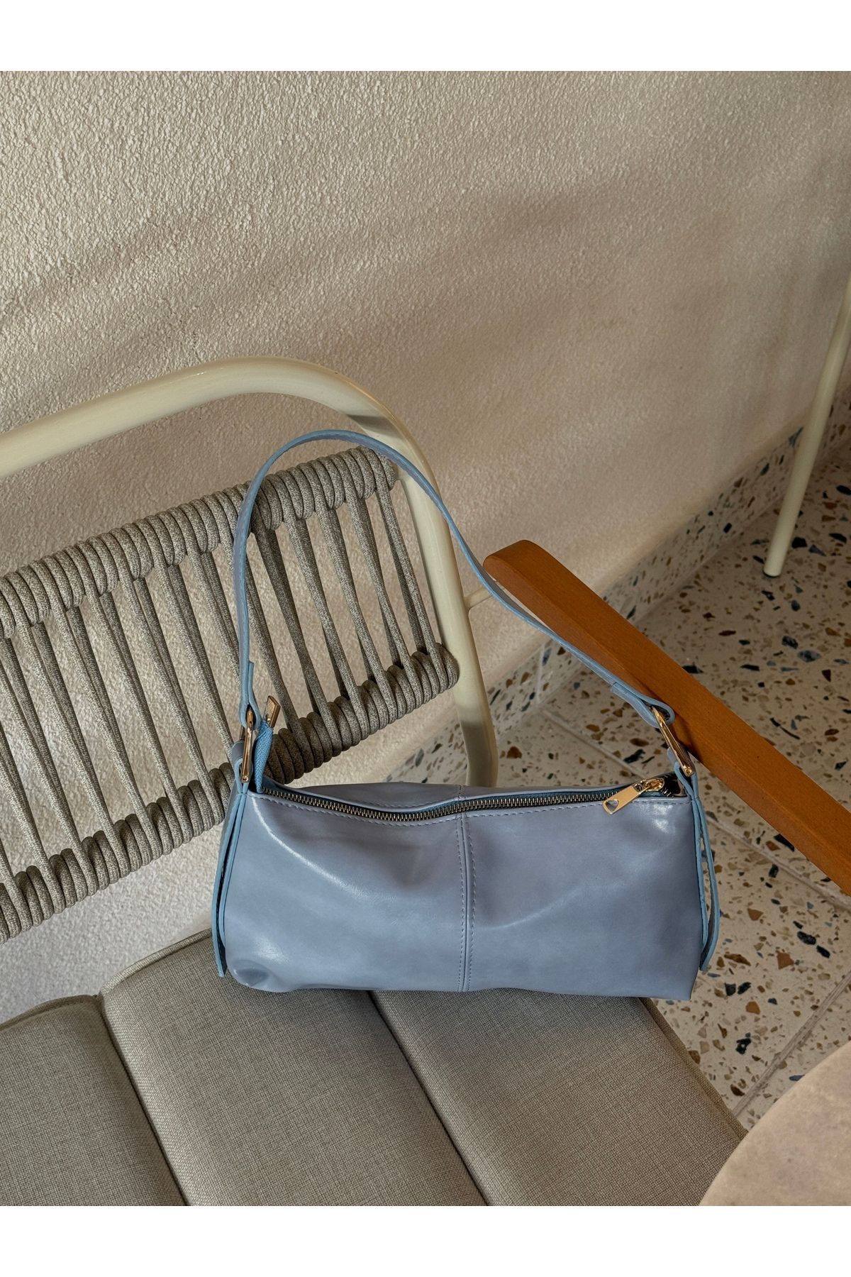 Garrio Mini Suni Deri Baget Mavi Omuz Çantası