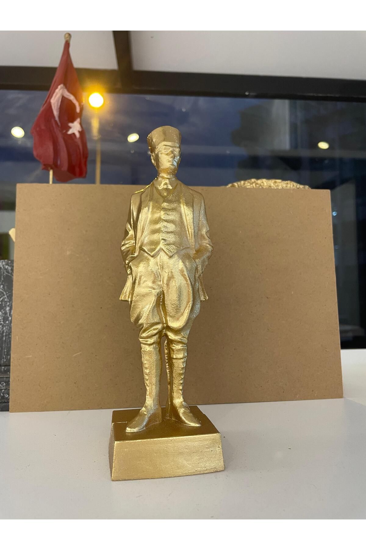 Moni Hediyelik Fötür Şapkalı Atatürk Büst